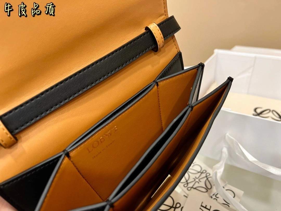 A896N09X01 Calfskin item : BT-B019B2107
