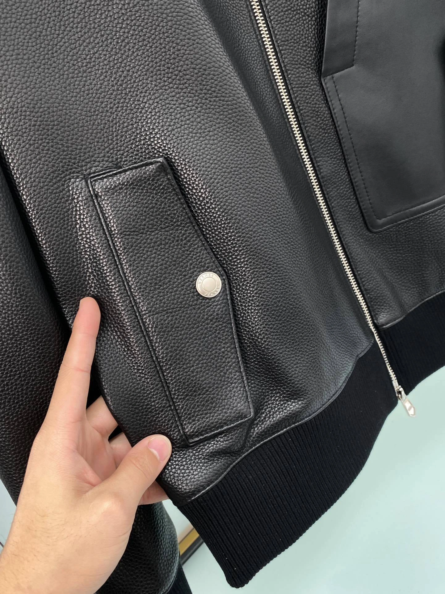 ACE -- H5r75s Calfskin item:E-F110K2133F