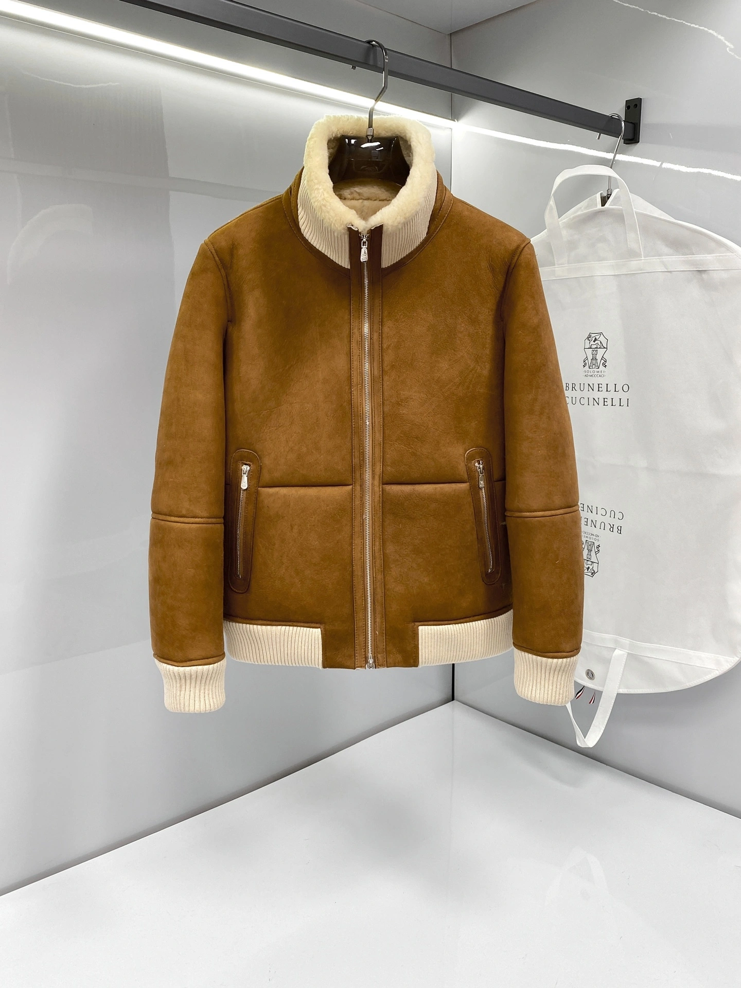 ACE-- 2ru9588o sheepskin high quality version item:E-F000G1298F