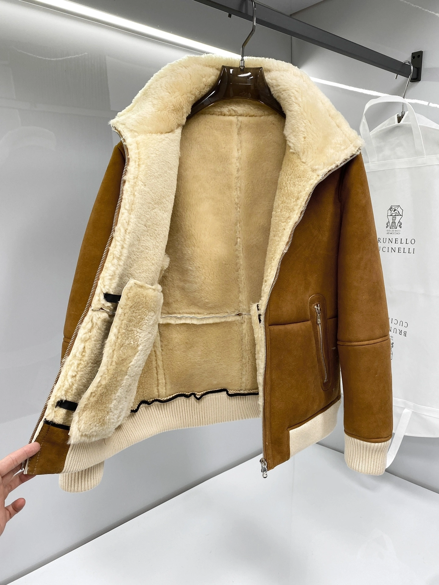 ACE-- 2ru9588o sheepskin high quality version item:E-F000G1298F