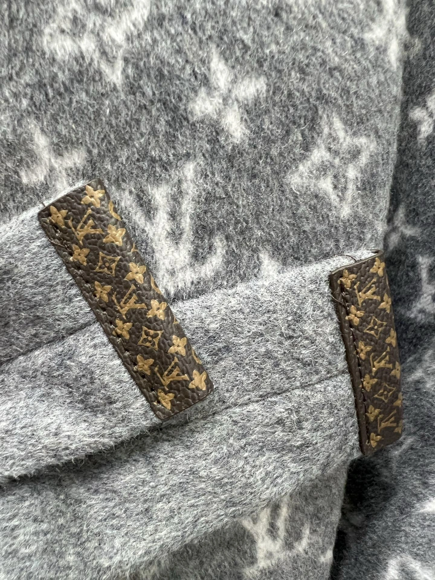 ACE-- 8V Monogram 99wool mulberry silk item:E-F000L1202H