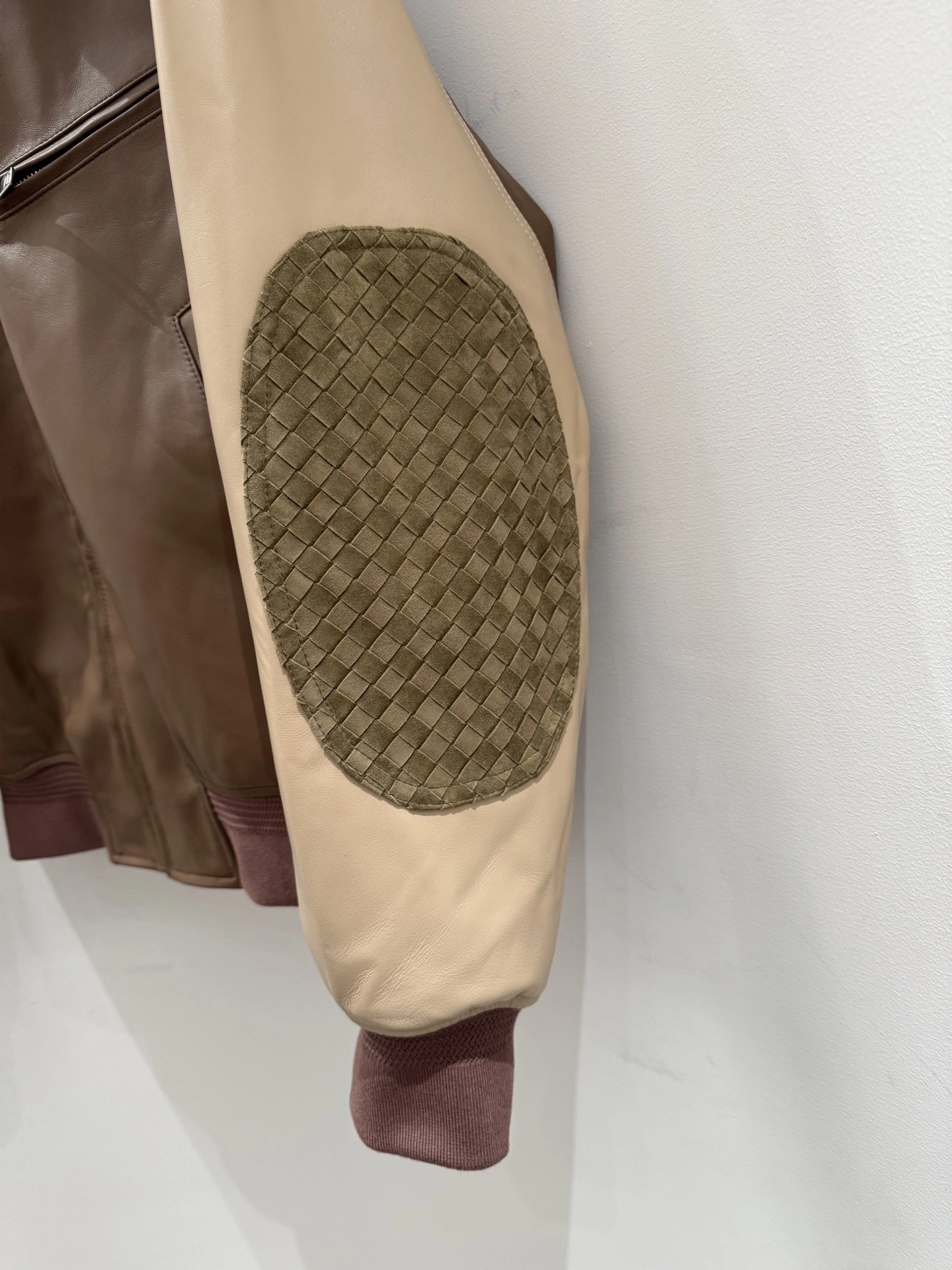 ACE-- V595t1 sheepskin item:E-F409K1711
