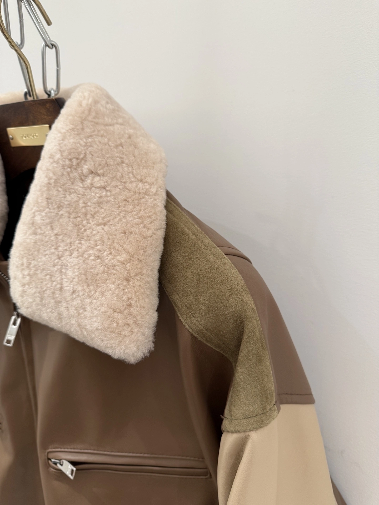 ACE-- V595t1 sheepskin item:E-F409K1711