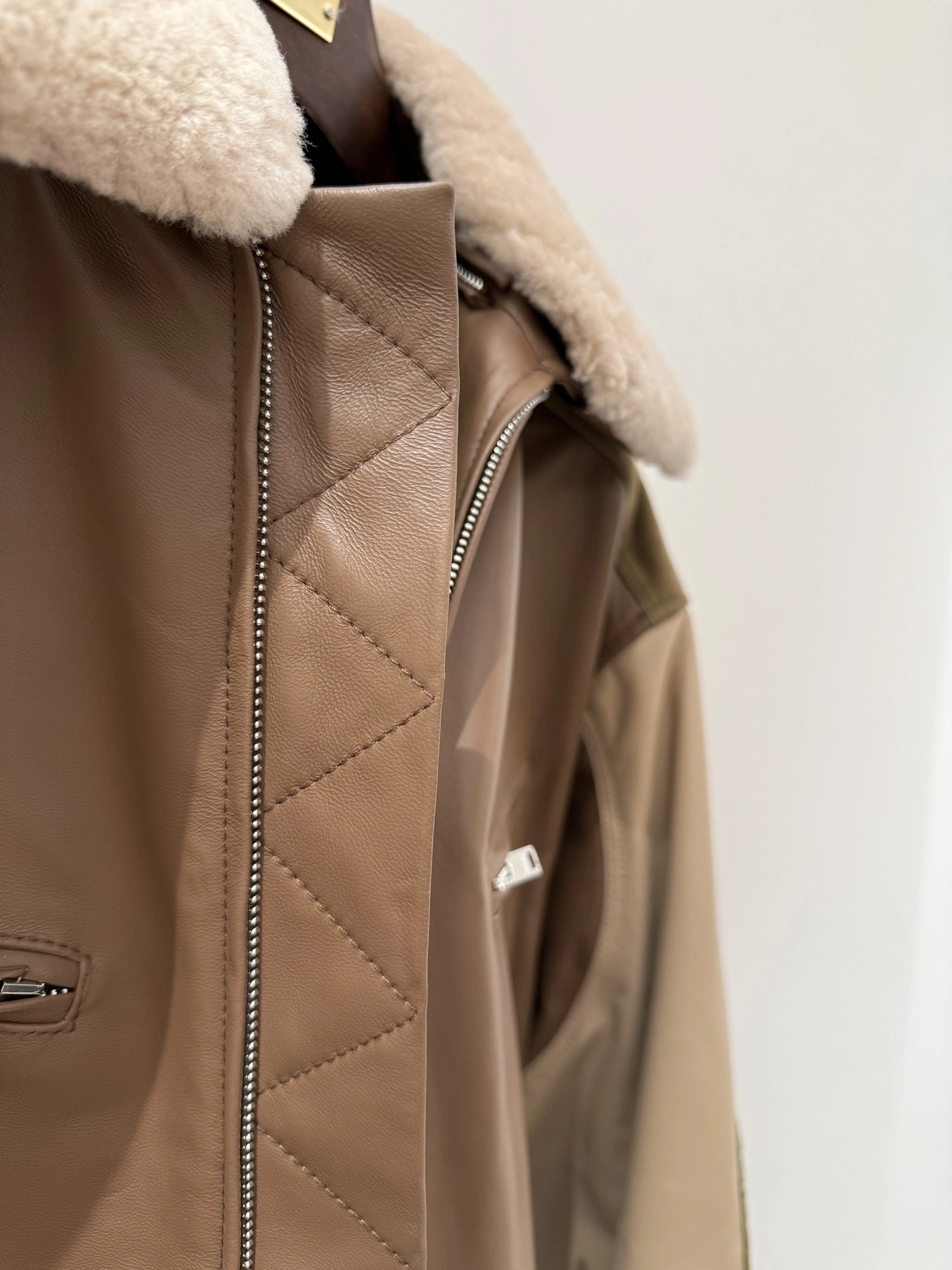 ACE-- V595t1 sheepskin item:E-F409K1711