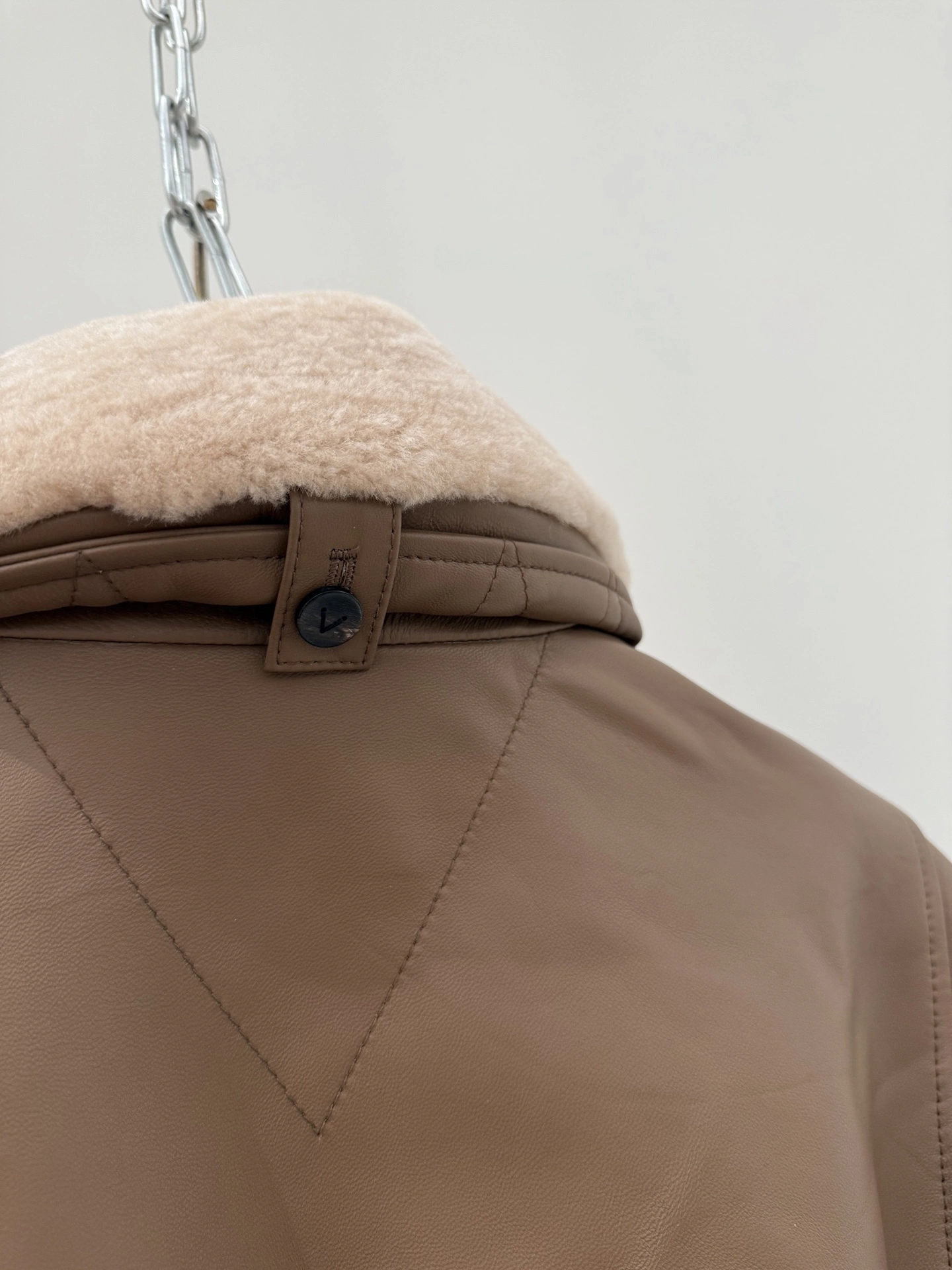 ACE-- V595t1 sheepskin item:E-F409K1711