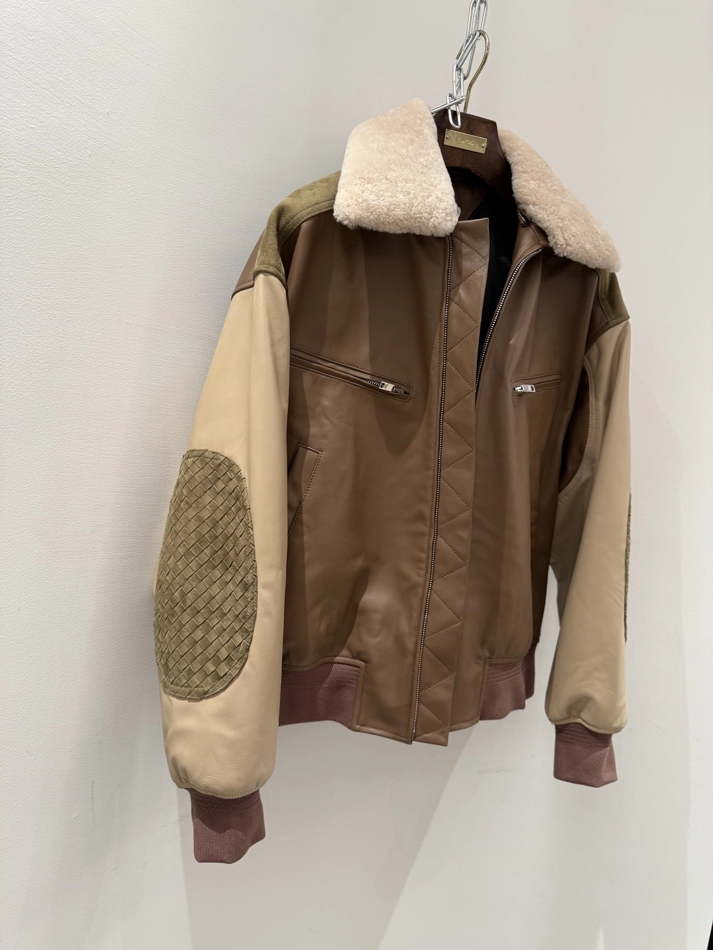 ACE-- V595t1 sheepskin item:E-F409K1711