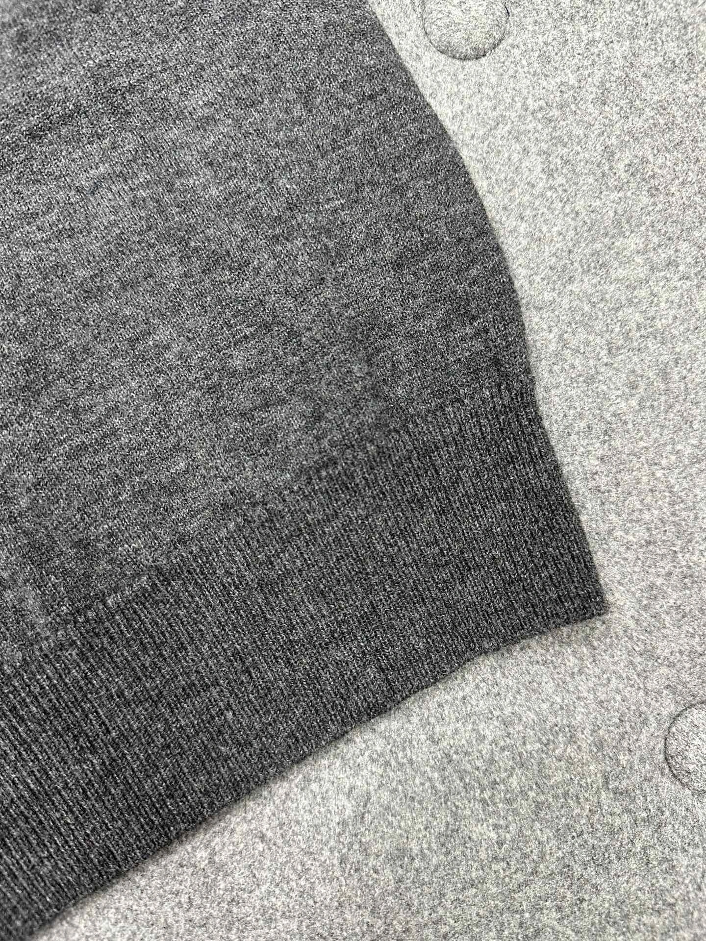 ACE- 𝗠𝗢𝗡𝗢𝗚𝗥𝗔𝗠 wool item:C-F801K3033