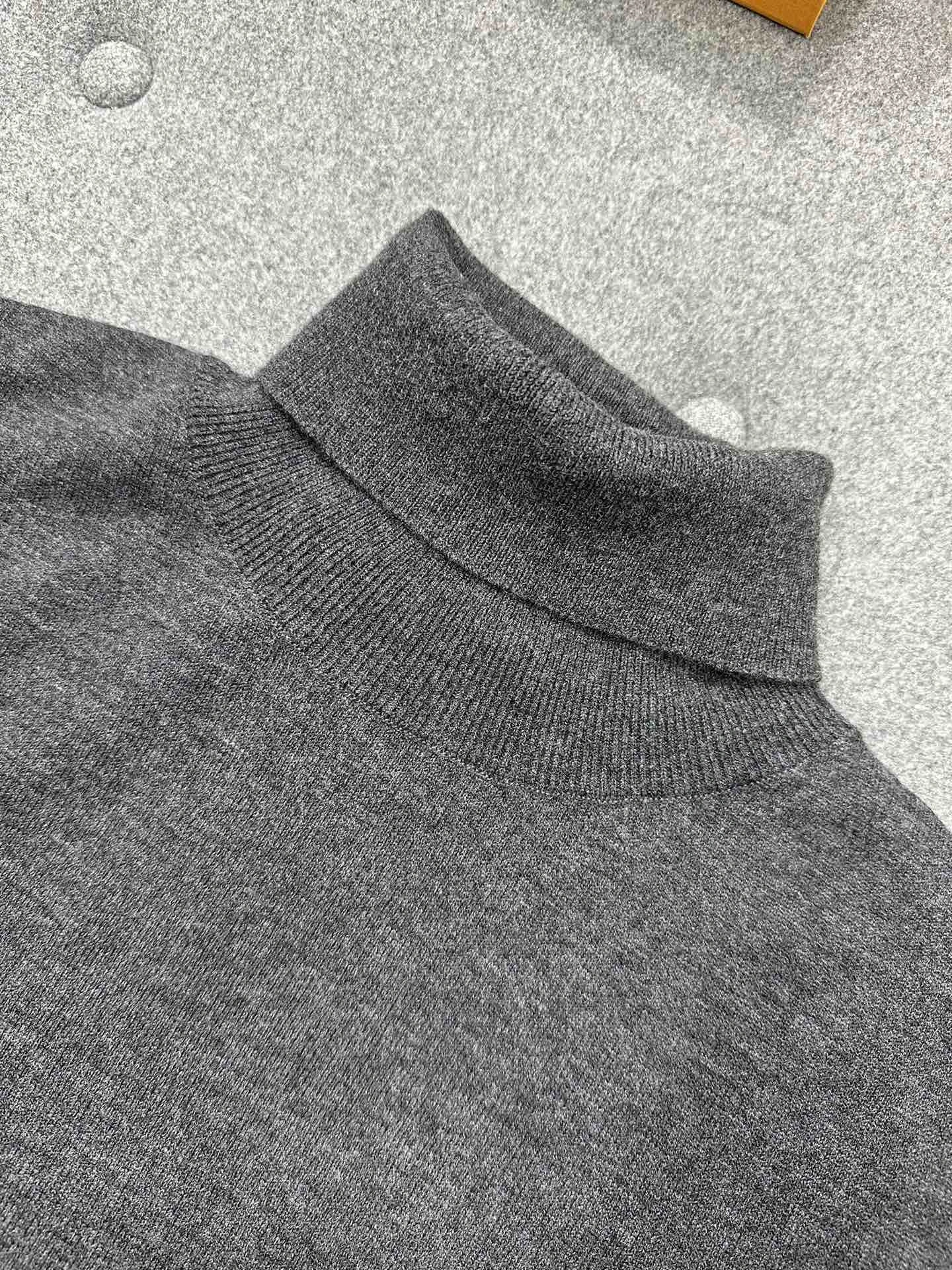 ACE- 𝗠𝗢𝗡𝗢𝗚𝗥𝗔𝗠 wool item:C-F801K3033