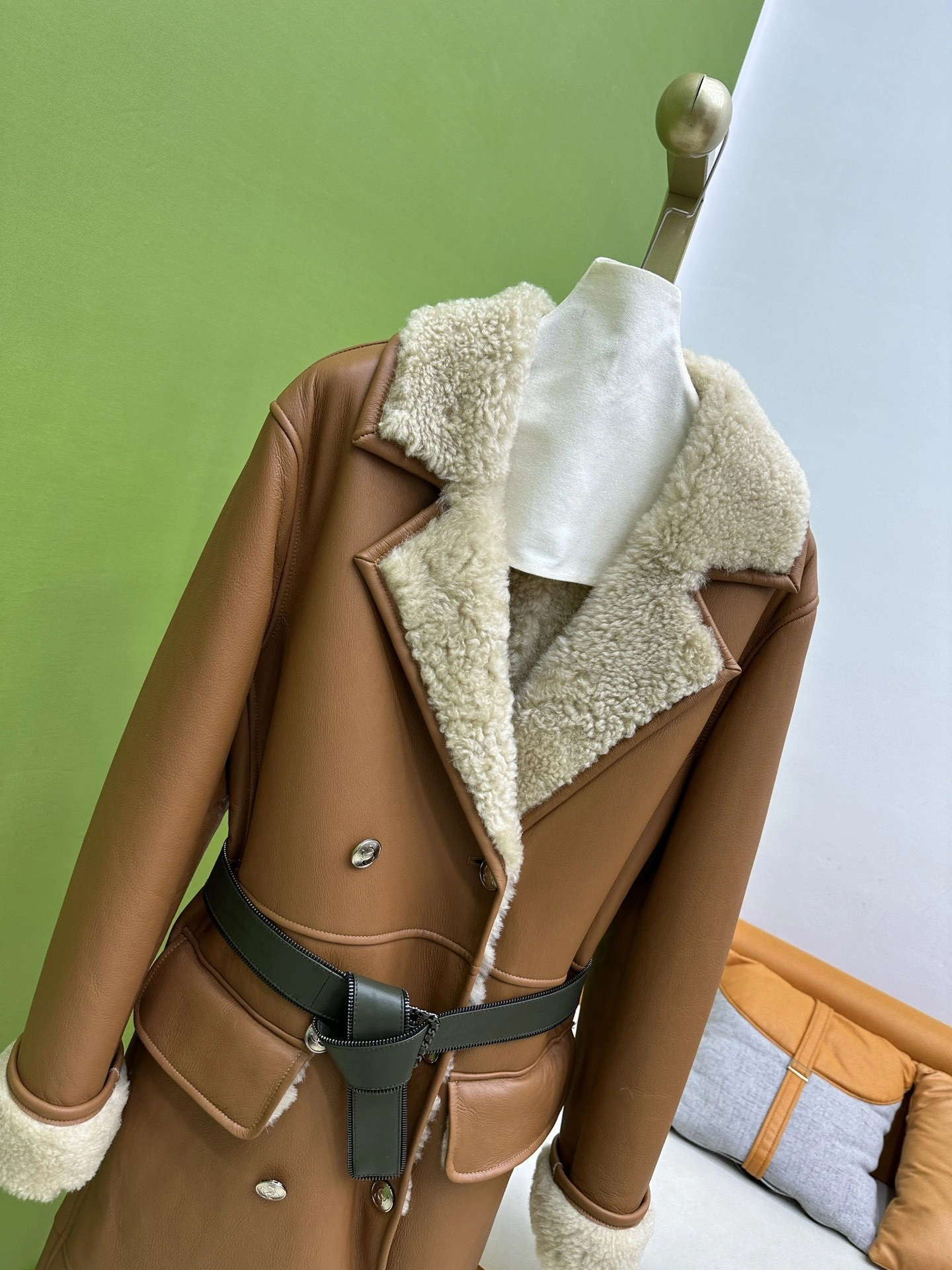 ACE- 3h1958 sheepskin wool item:D-F244J3009