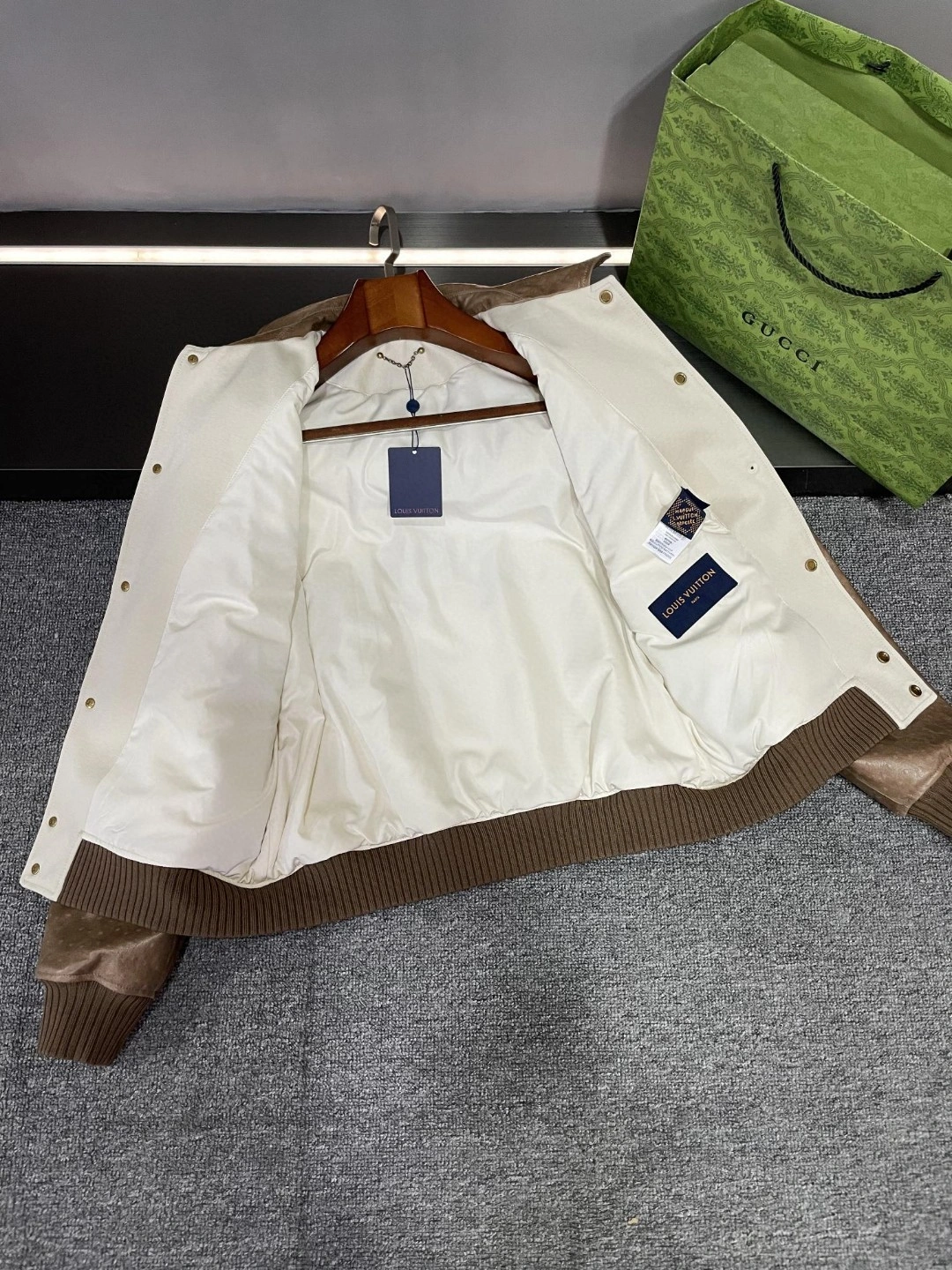 ACE- 8V Ostrich skin item:D-F453J3004