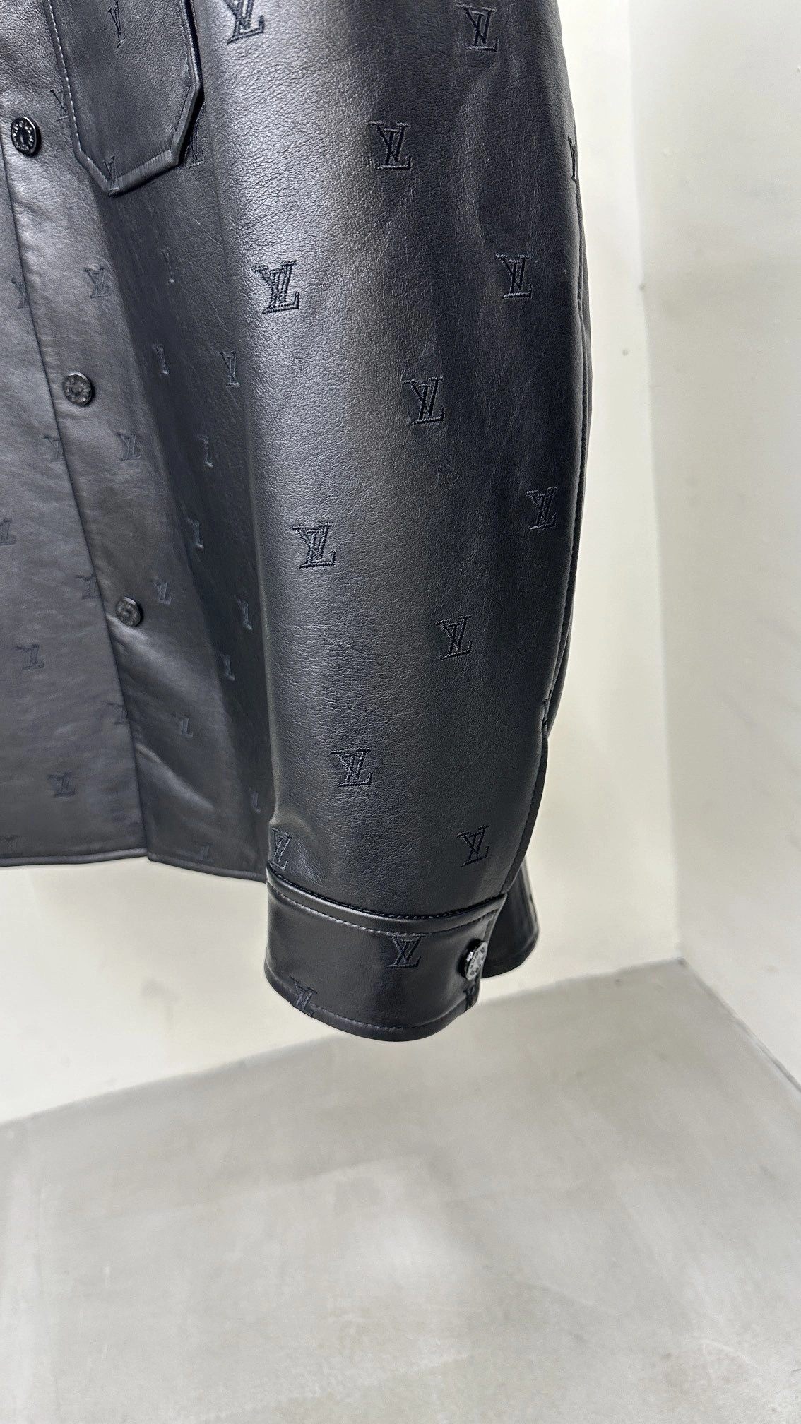 ACE- 8V embroidery logo cattlehide item:D-F409J5338