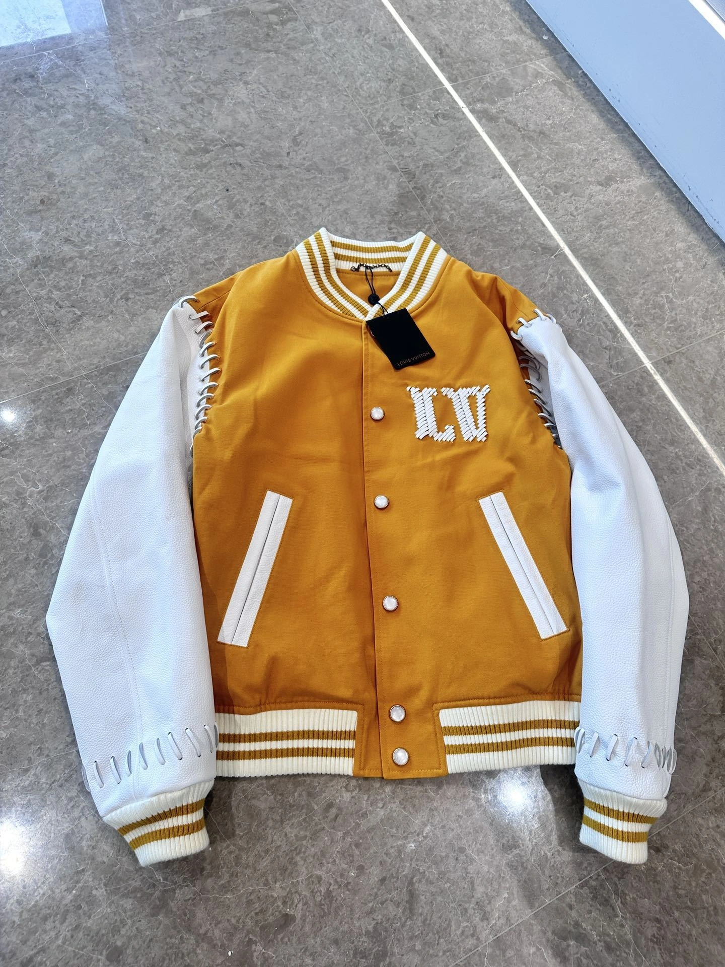 ACE- 8V oversized item:D-F409J1012