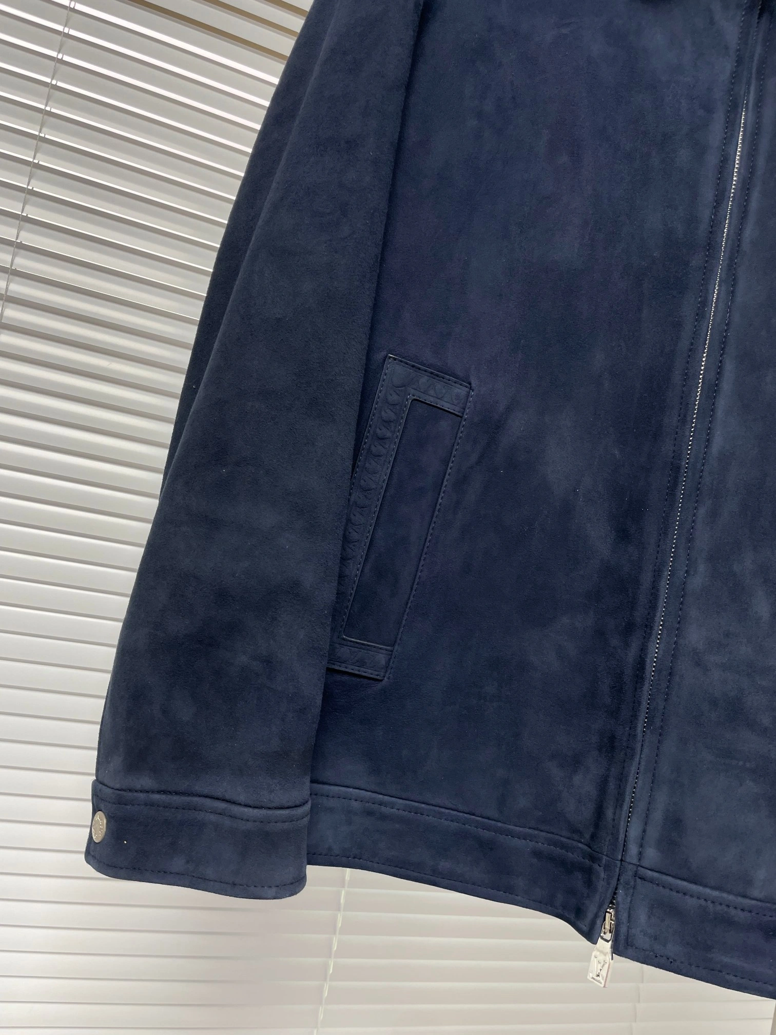 ACE- 8V sheepskin oversized item:D-F409I0417