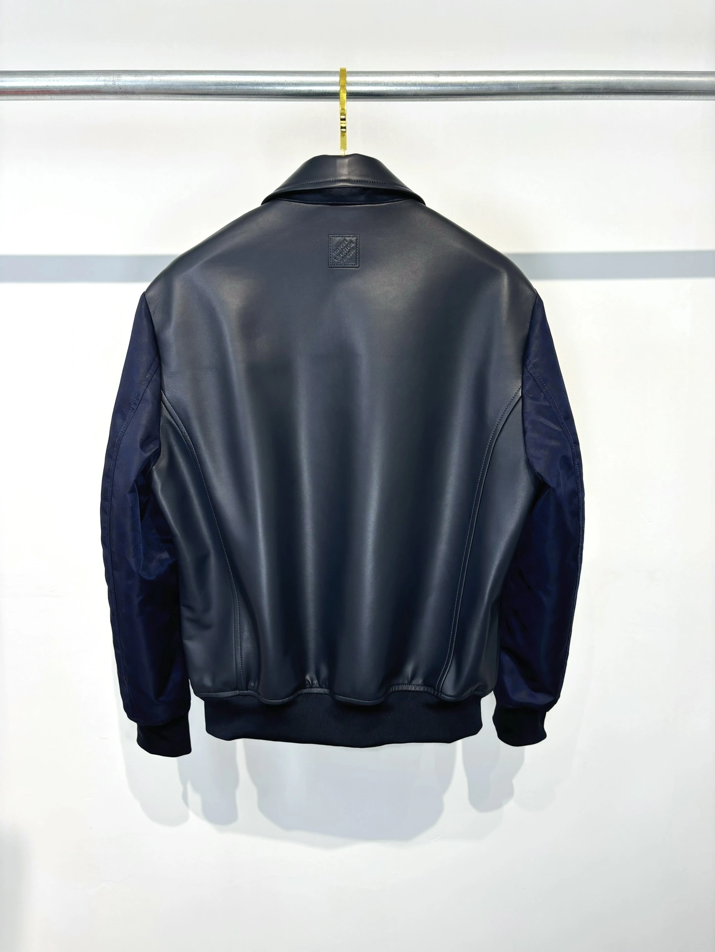ACE- 8V sheepskin oversized item:D-F443J2324