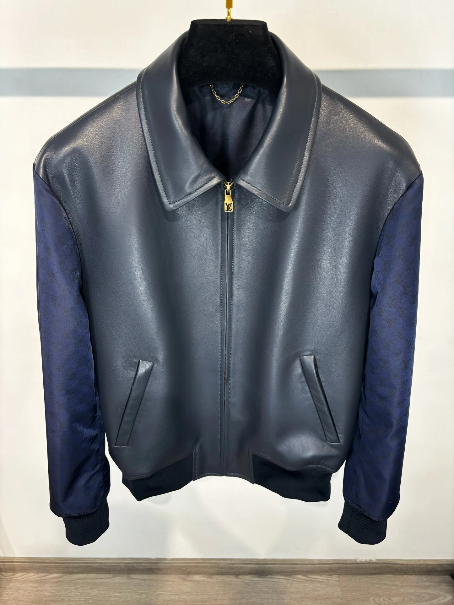 ACE- 8V sheepskin oversized item:D-F443J2324