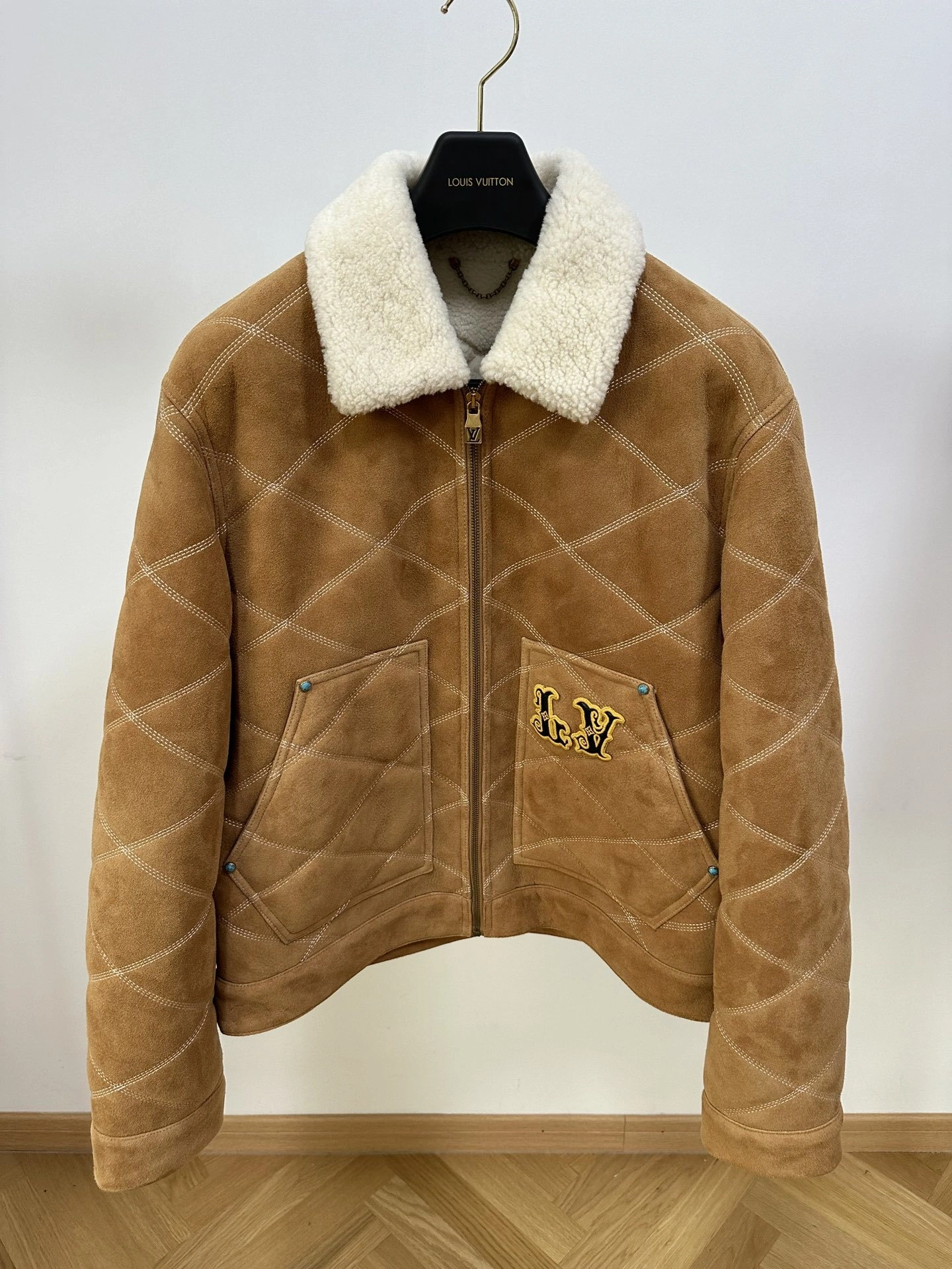 ACE- 8V sheepskin wool item:D-F409J1934