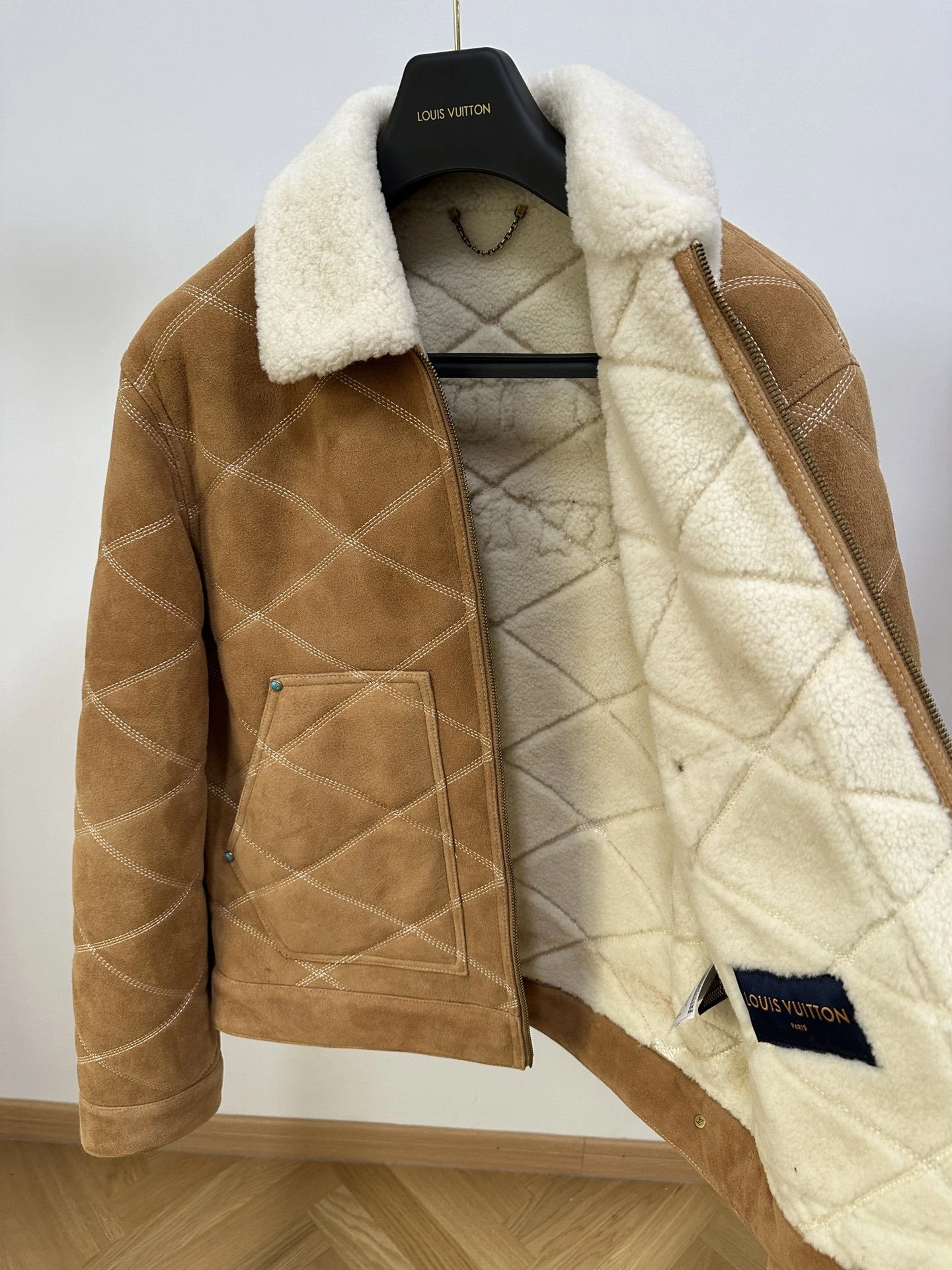 ACE- 8V sheepskin wool item:D-F409J1934