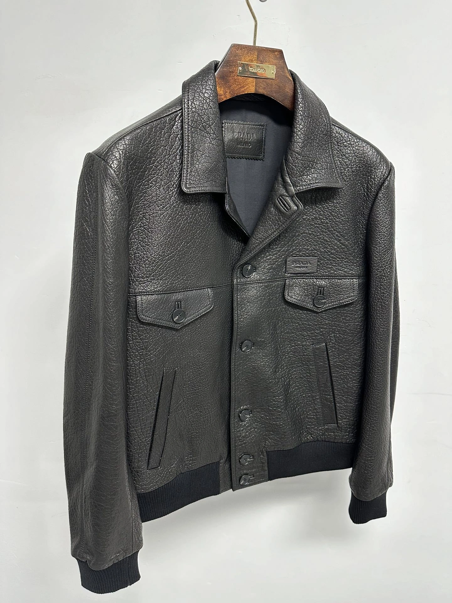 ACE- Pr141 sheepskin item:D-F409J5823