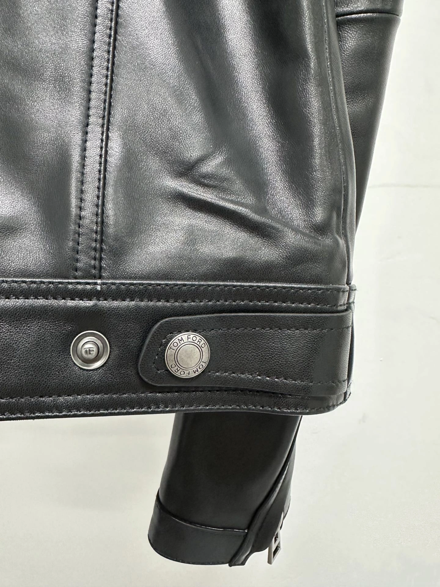 ACE- To7 For4 sheepskin item:D-F409J2644