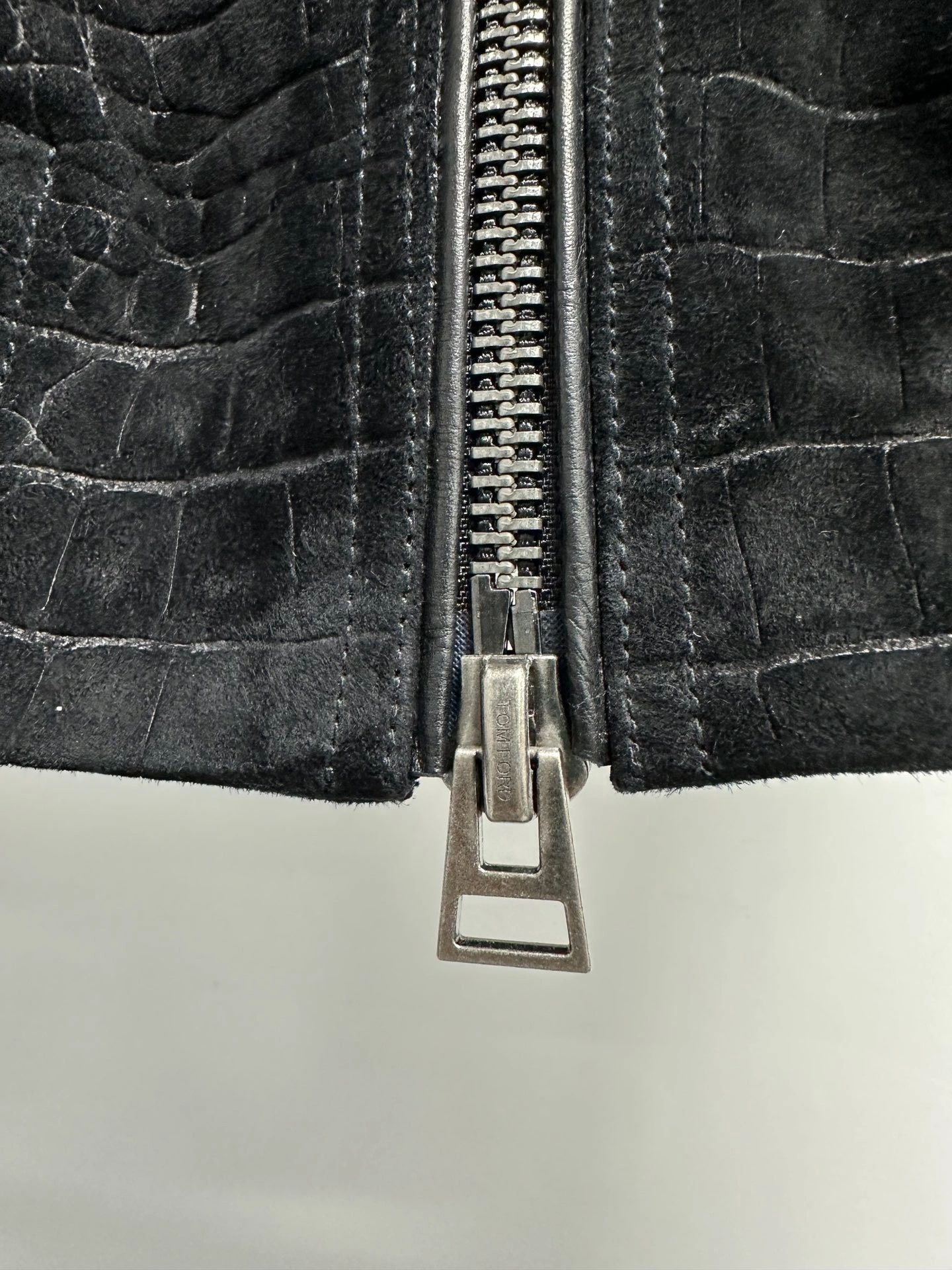 ACE- To7For4 sheepskin item:D-F409J5852