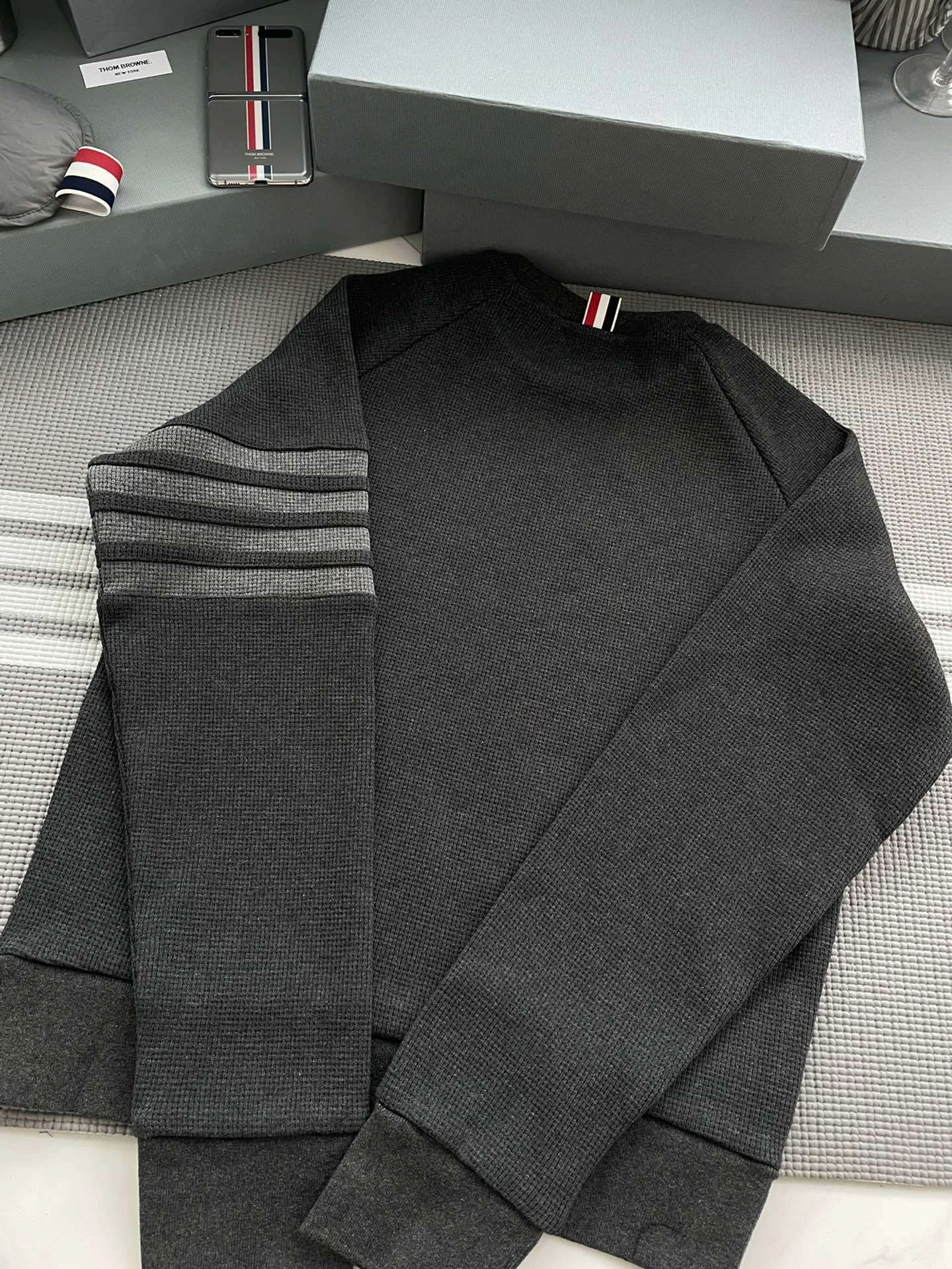 ACE- oversized 3Colour item:C-F801J1235-3