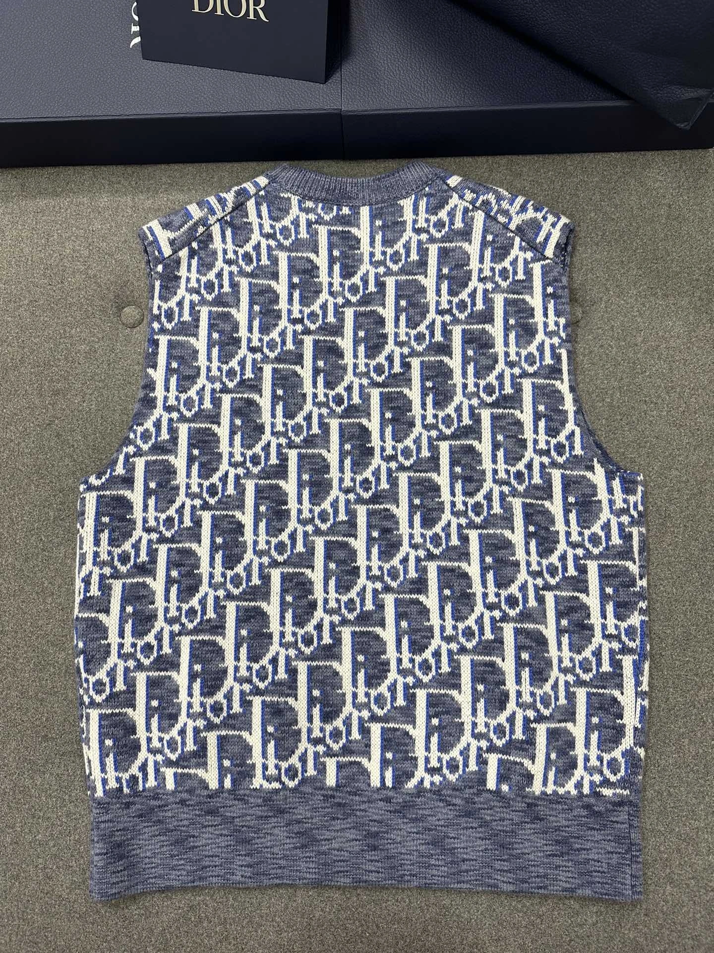ACE-4ior oversized item:D-F801C0938