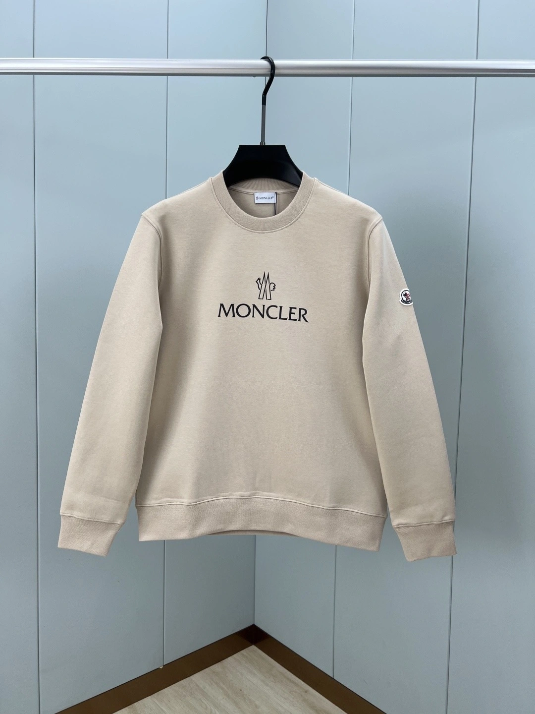 AIR-- 7o9385r embroidery oversized 4colour item:E-F000L1969-4H