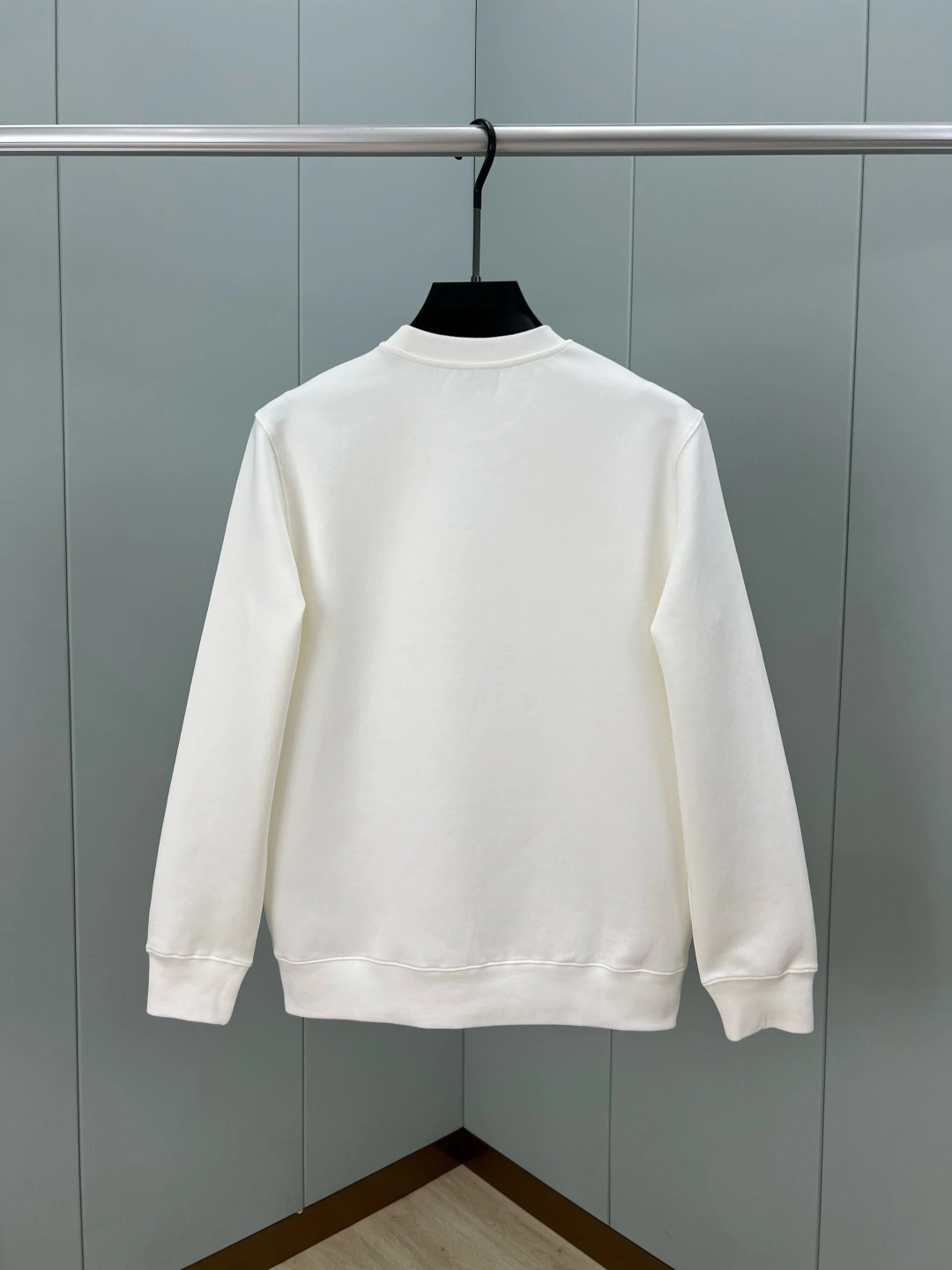 AIR-- 7o9385r embroidery oversized 4colour item:E-F000L1969-4H
