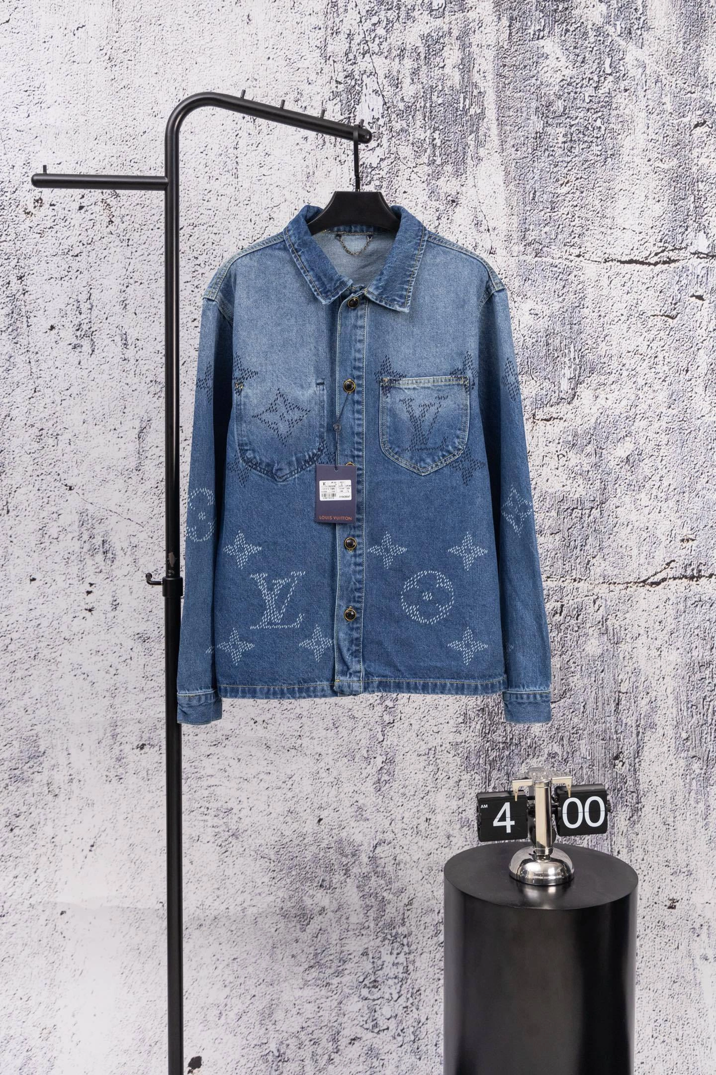 AIR-- 8V Monogram Seeds item:E-F110L1129F