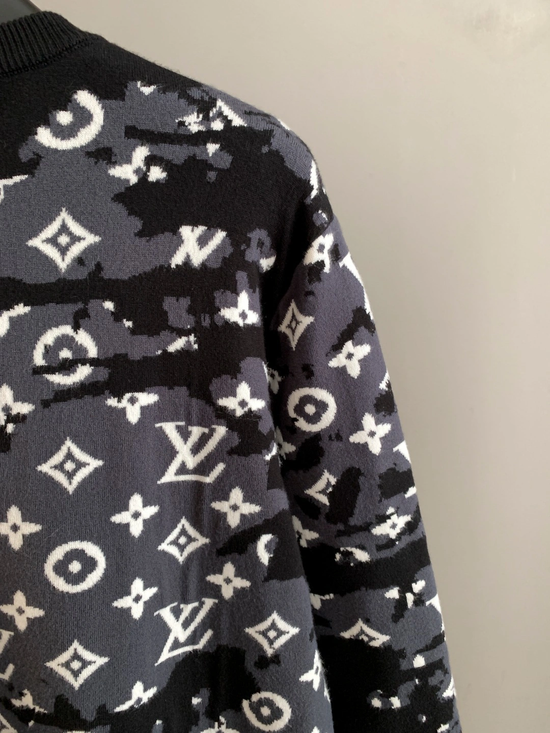 AIR-- 8V wool embroidery oversized item:E-F431L1849F