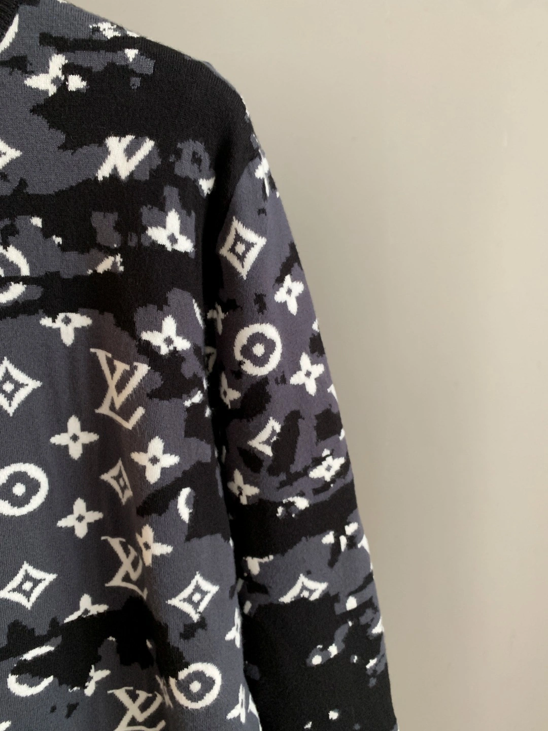 AIR-- 8V wool embroidery oversized item:E-F431L1849F