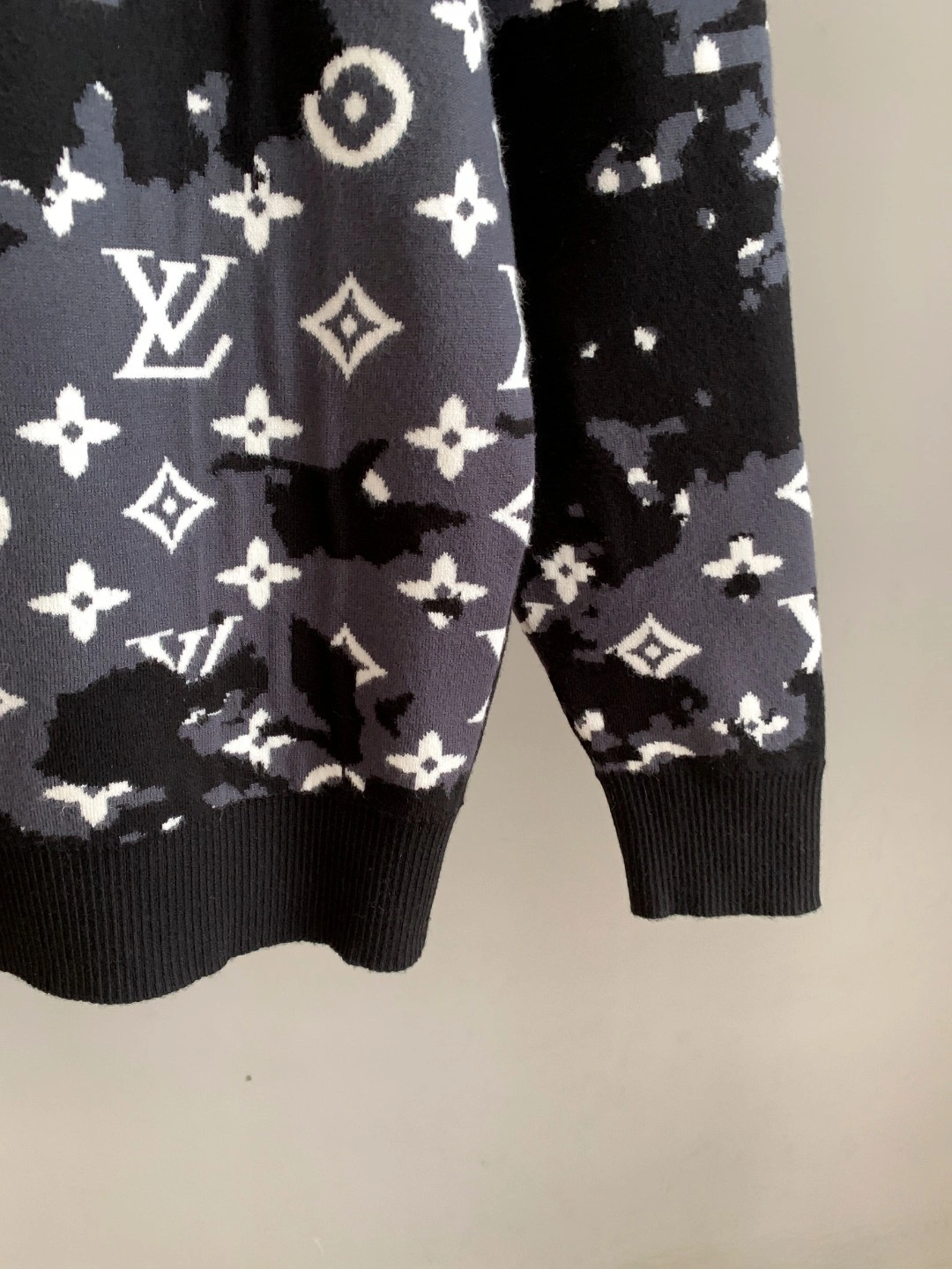 AIR-- 8V wool embroidery oversized item:E-F431L1849F