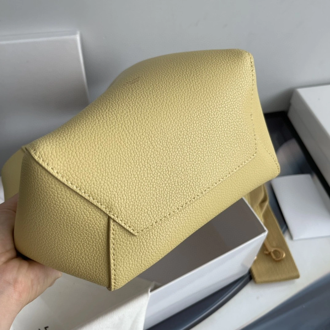 AIR- 189303AH4-11PO Calfskin SEAU SANGLE item : BT-B225D3019W