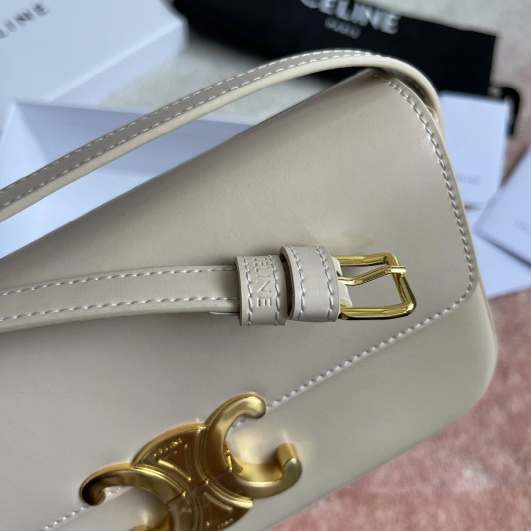 AIR- 194143BF4-01IV Calfskin TRIOMPHE item : BT-B225F0307W