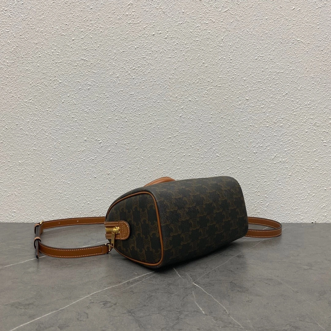 AIR- 197582CAS-04LU TRIOMPHE CANVAS cowhide item : BT-B225D2356W