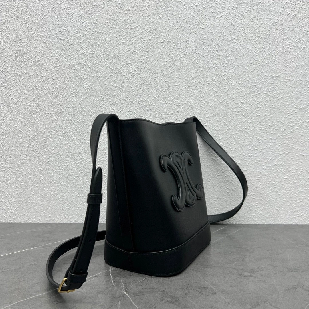 AIR- 198243DU3-38NO cowhide CUIR item : BT-B225E0619W