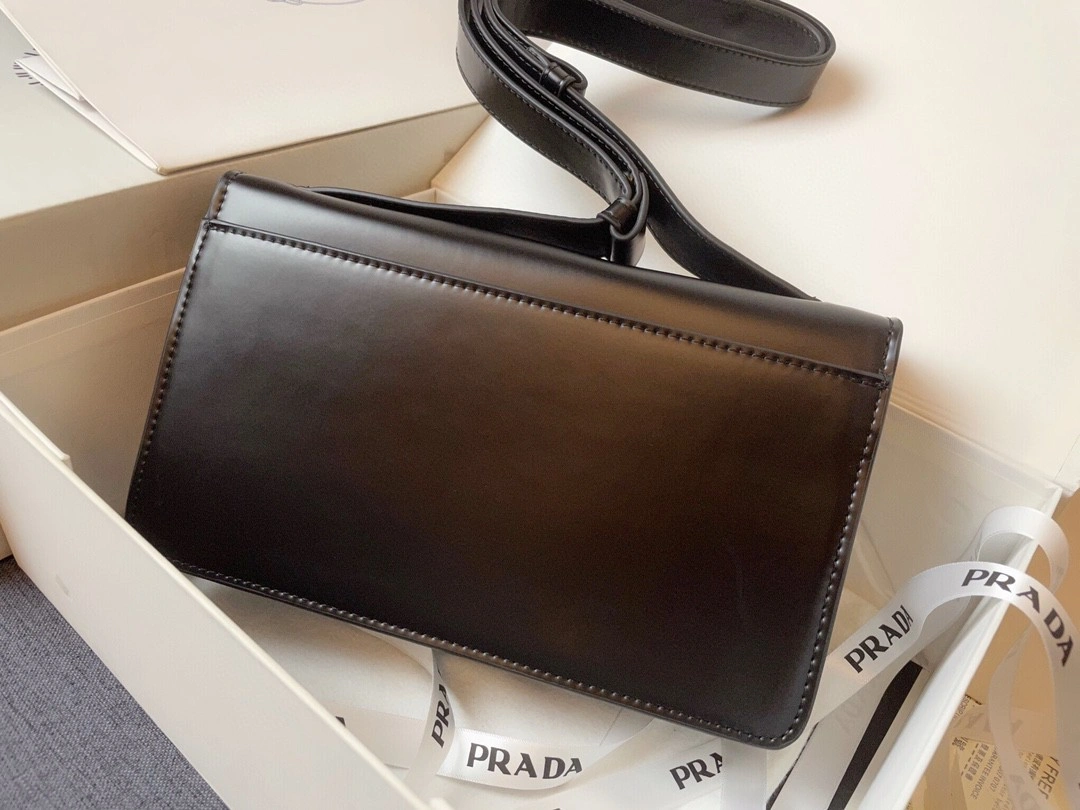 AIR- 1BD321_VOT_OZO6F_0_002 cowhide item : BT-B225E1608W