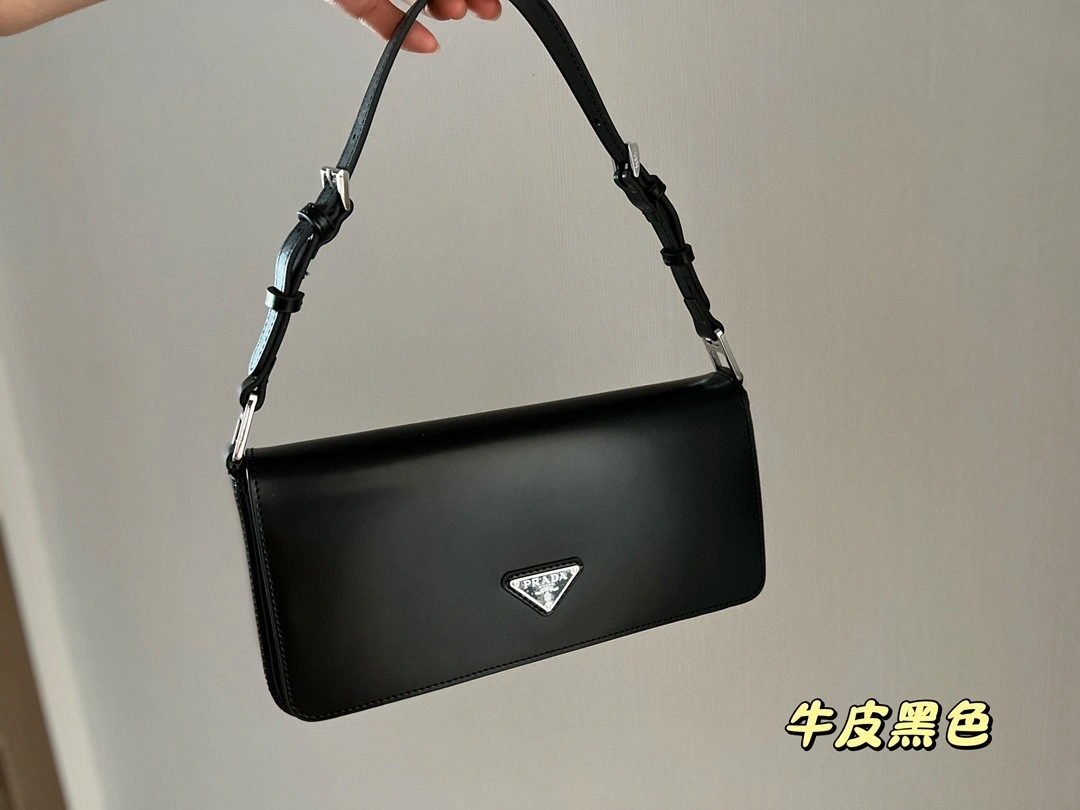 AIR- 1BD323_VHO_OZO6F_0_002 cowhide item : BT-B264E1326W