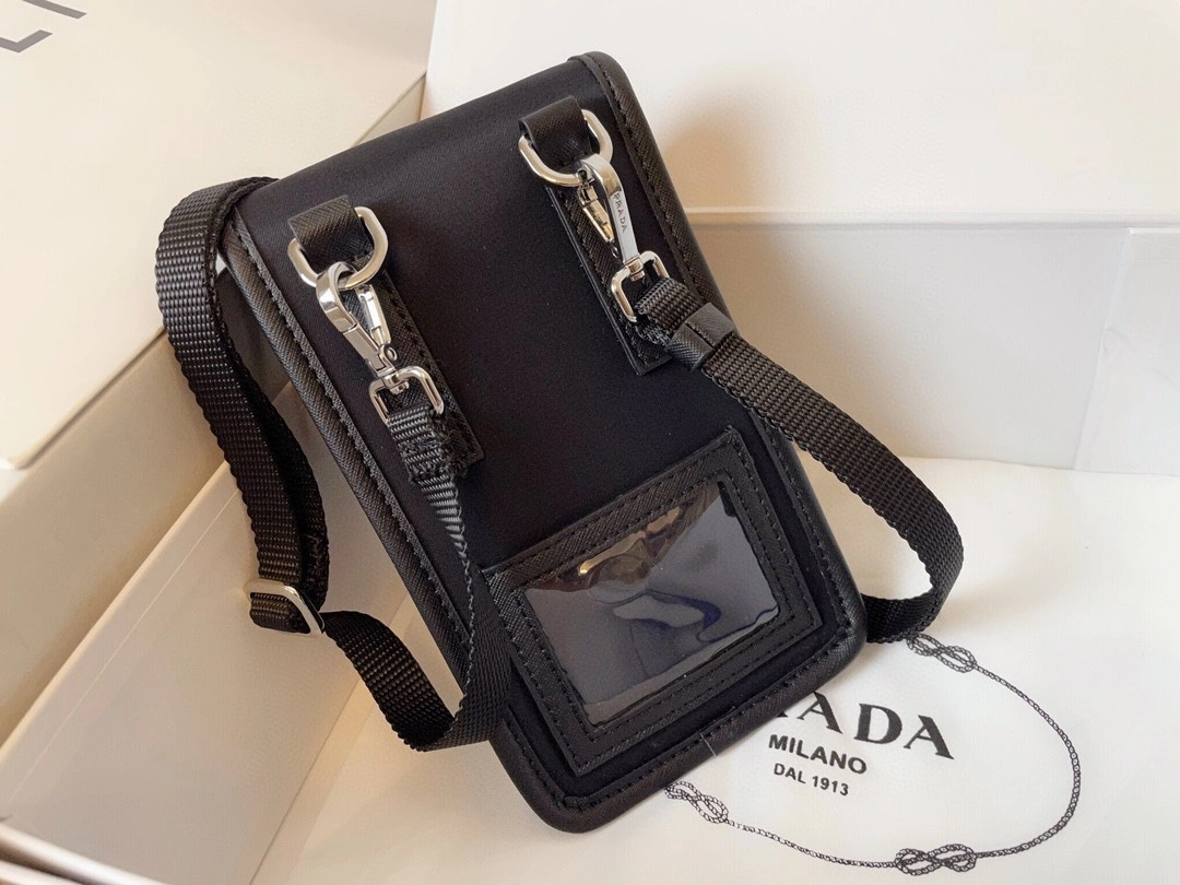 AIR- 2ZH109-2BBD-F0002 Saffiano item : BT-B225E1355W