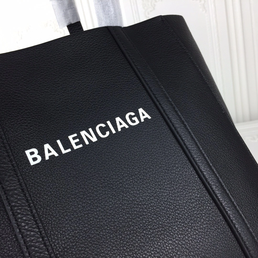 AIR- 551812D6W2N1000 Calfskin item : BT-B225D3011W