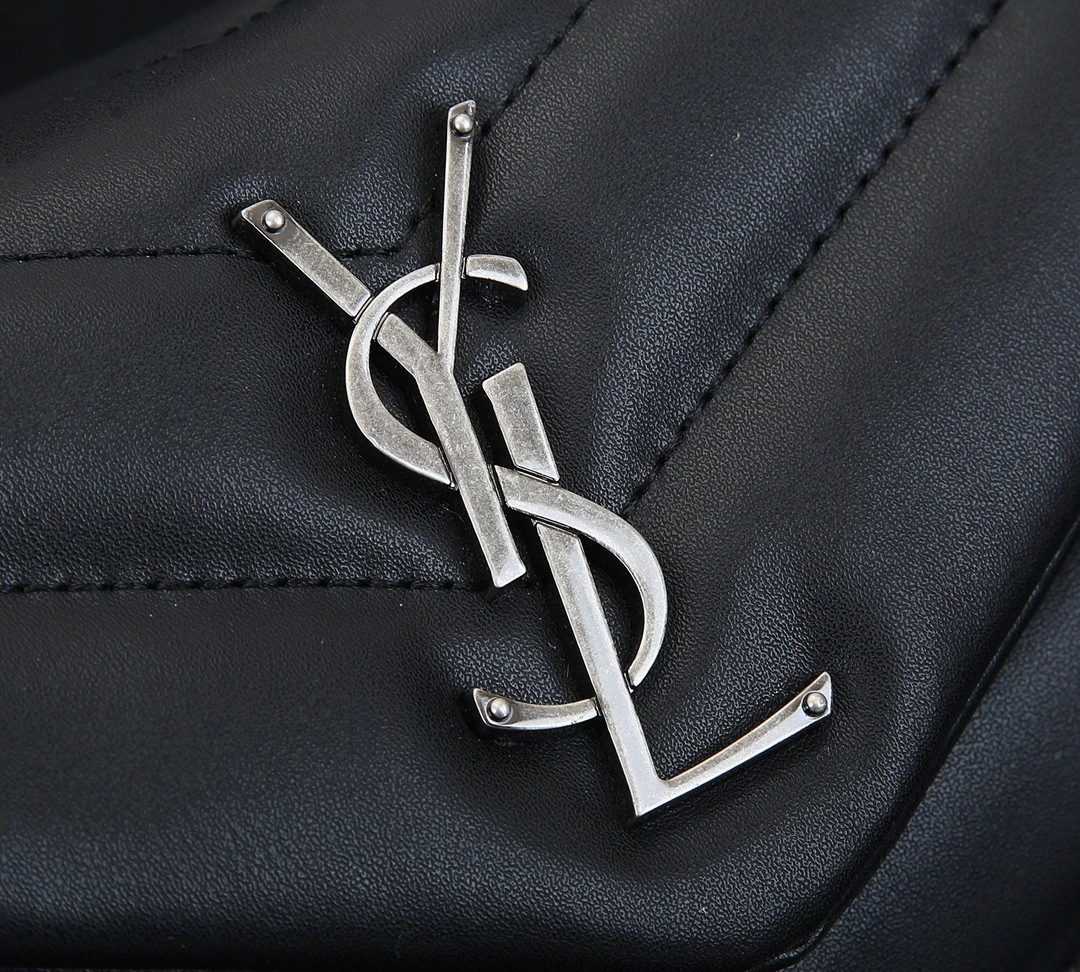 AIR- 678401-DV7061000 678401DV7061000 Calfskin item : BT-B225D3013W