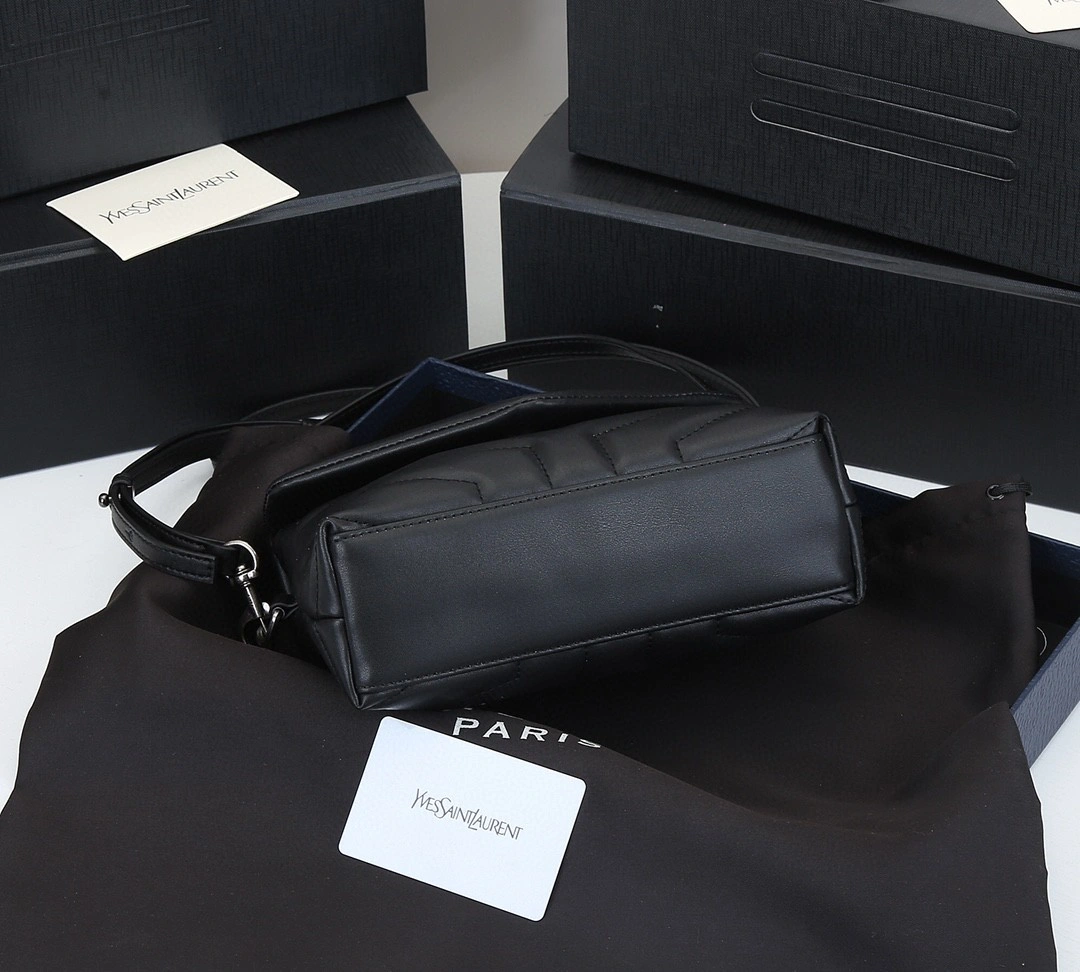 AIR- 678401-DV7061000 678401DV7061000 Calfskin item : BT-B225D3013W