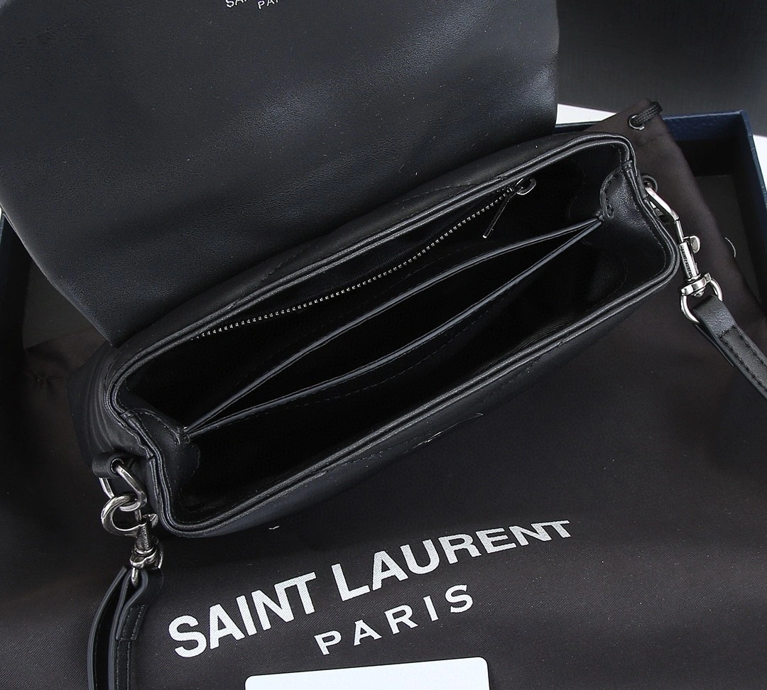 AIR- 678401-DV7061000 678401DV7061000 Calfskin item : BT-B225D3013W