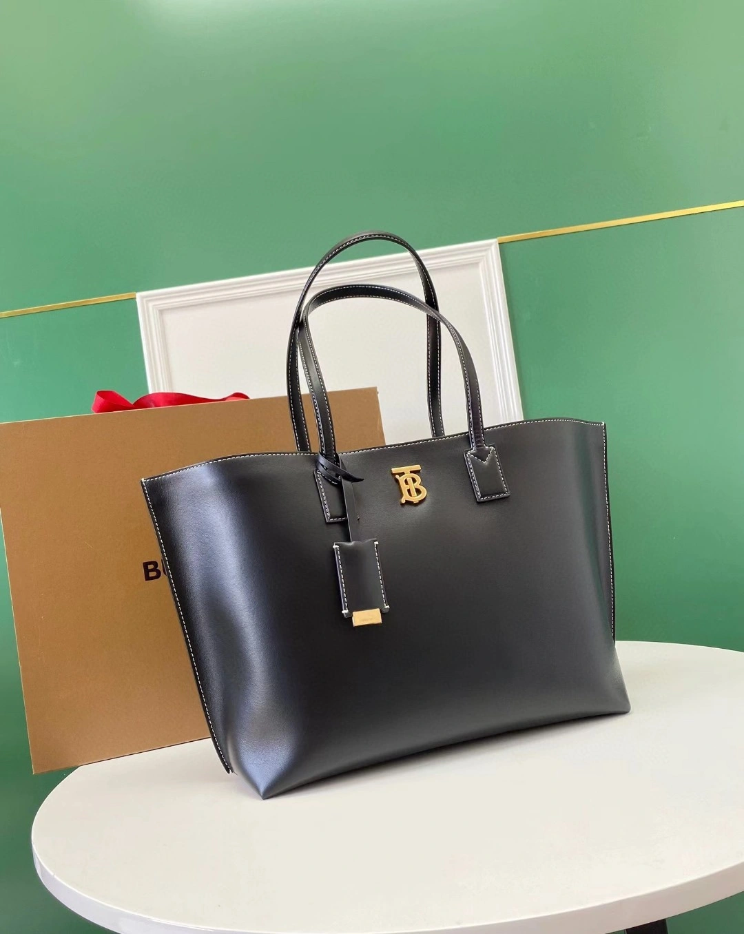 AIR- 80527261 Calfskin item : BT-B225E2401W