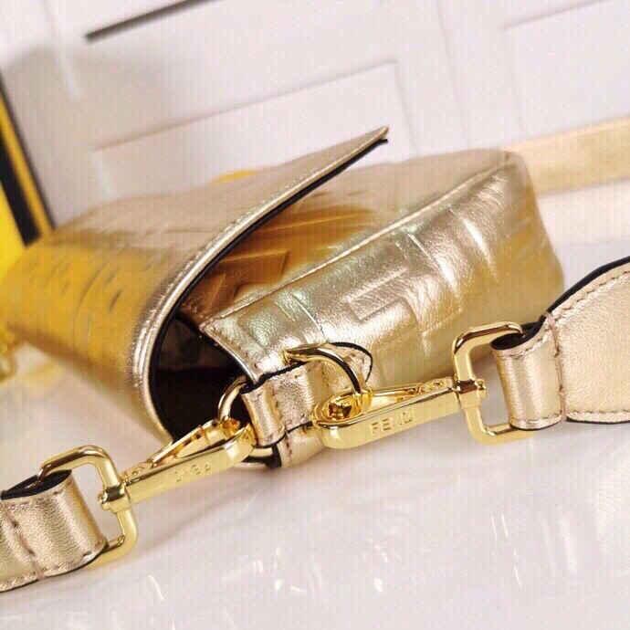 AIR- 8BR600AAF2F171Q BAGUETTE item : BT-B225F0579W
