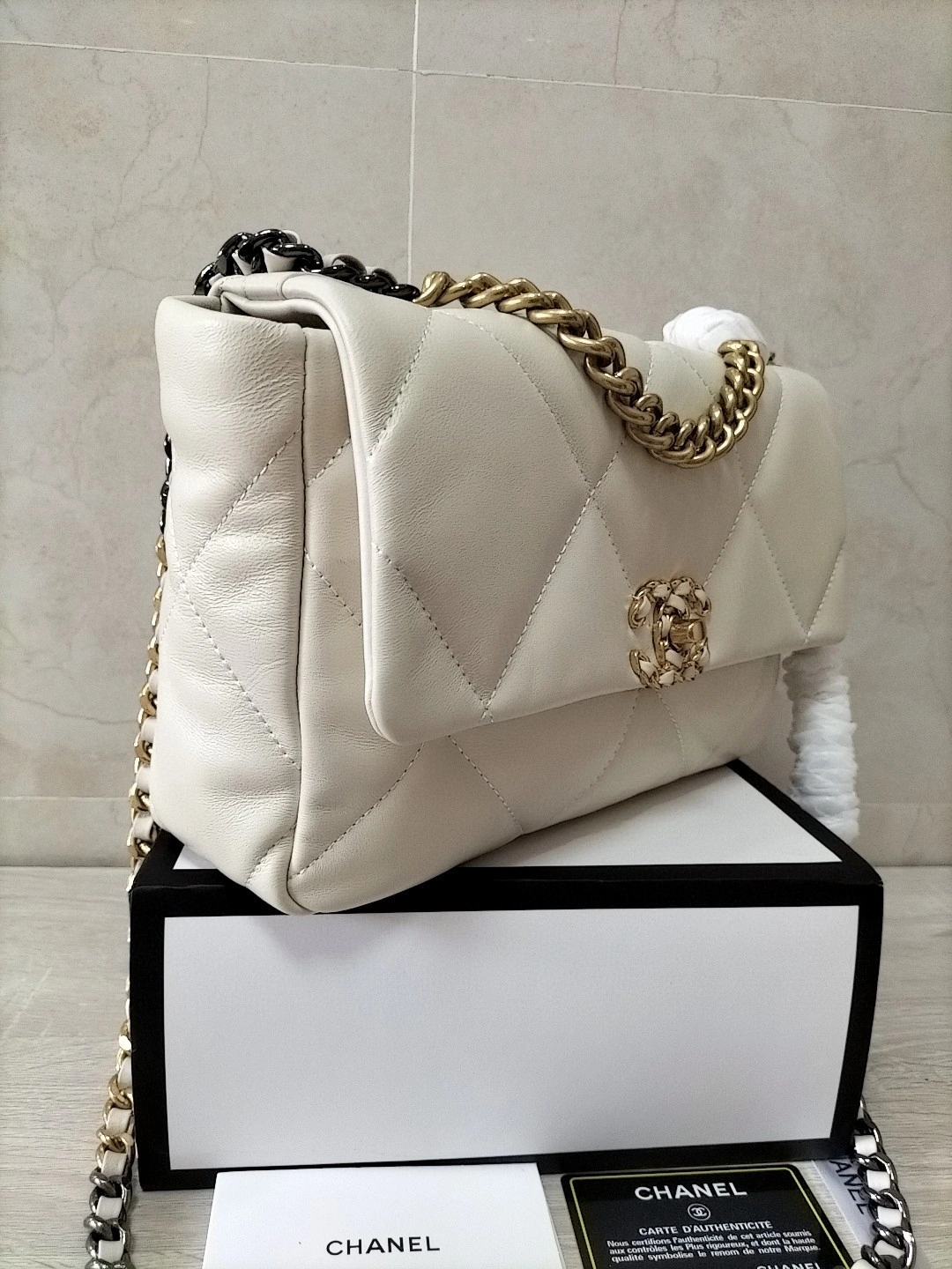AIR- AS1161-B01564-10601 sheephide item : BT-B225E1217W
