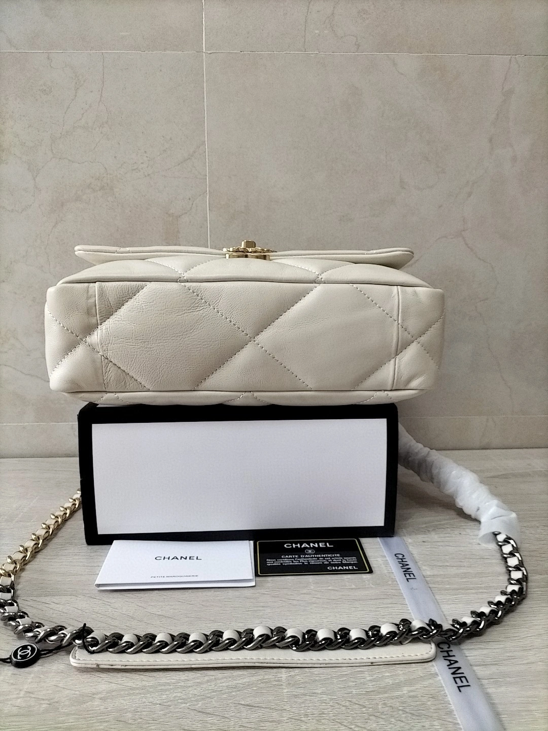 AIR- AS1161-B01564-10601 sheephide item : BT-B225E1217W