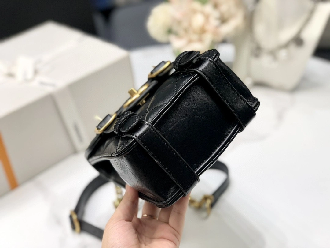 AIR- AS2695-B06361-94305 Calfskin item : BT-B225D3017W