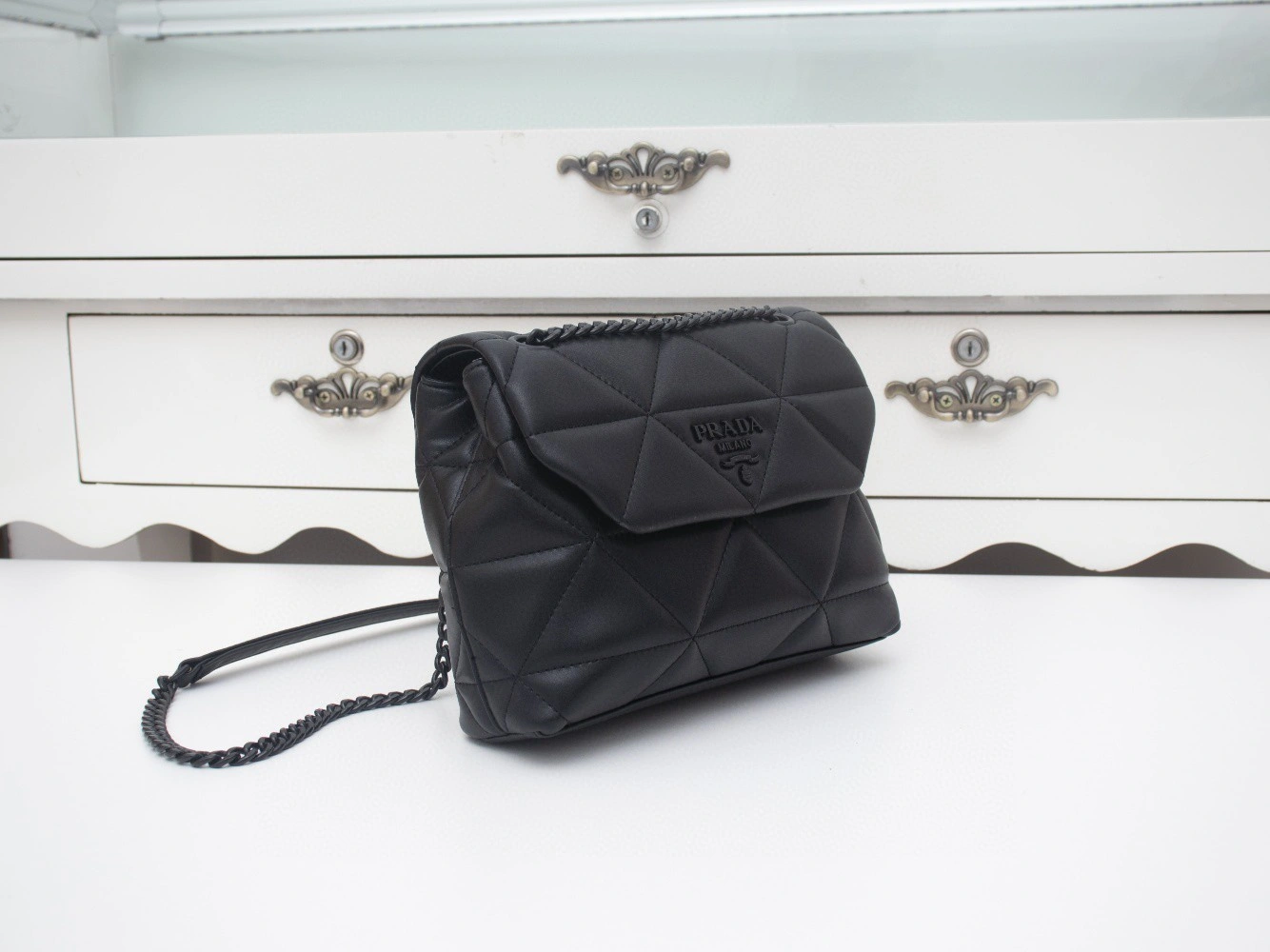 AIR- BD233 Lambskin item : BT-B225C2701W