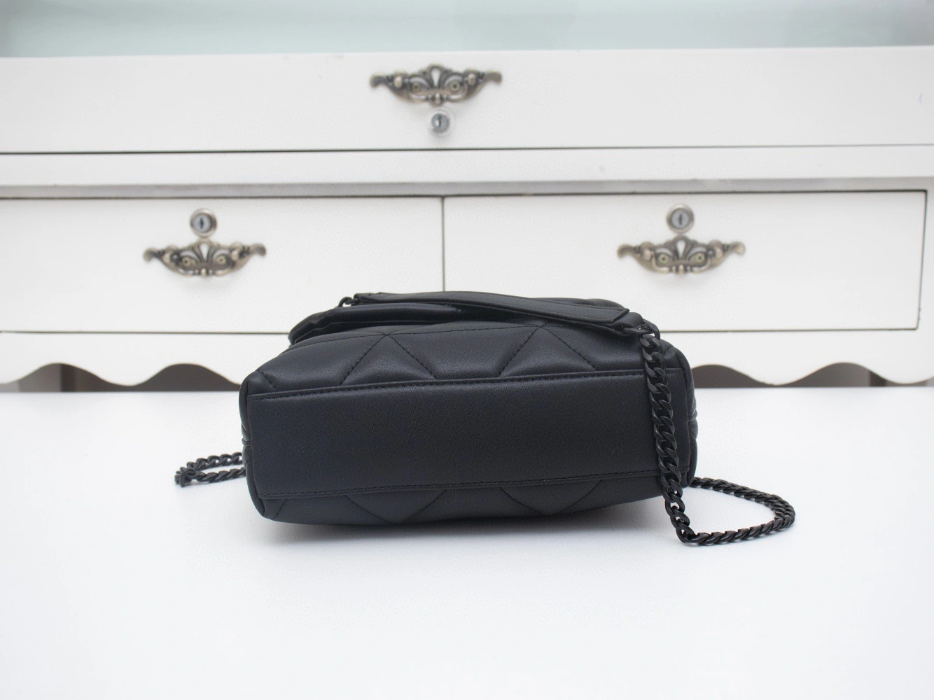 AIR- BD233 Lambskin item : BT-B225C2701W